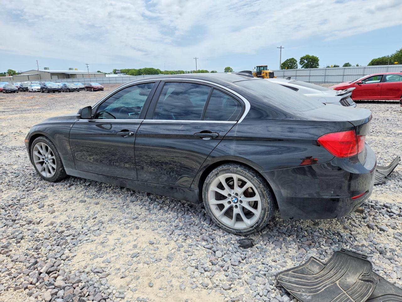 2015 Bmw 320 I Черный vin: WBA3B1G57FNT02389