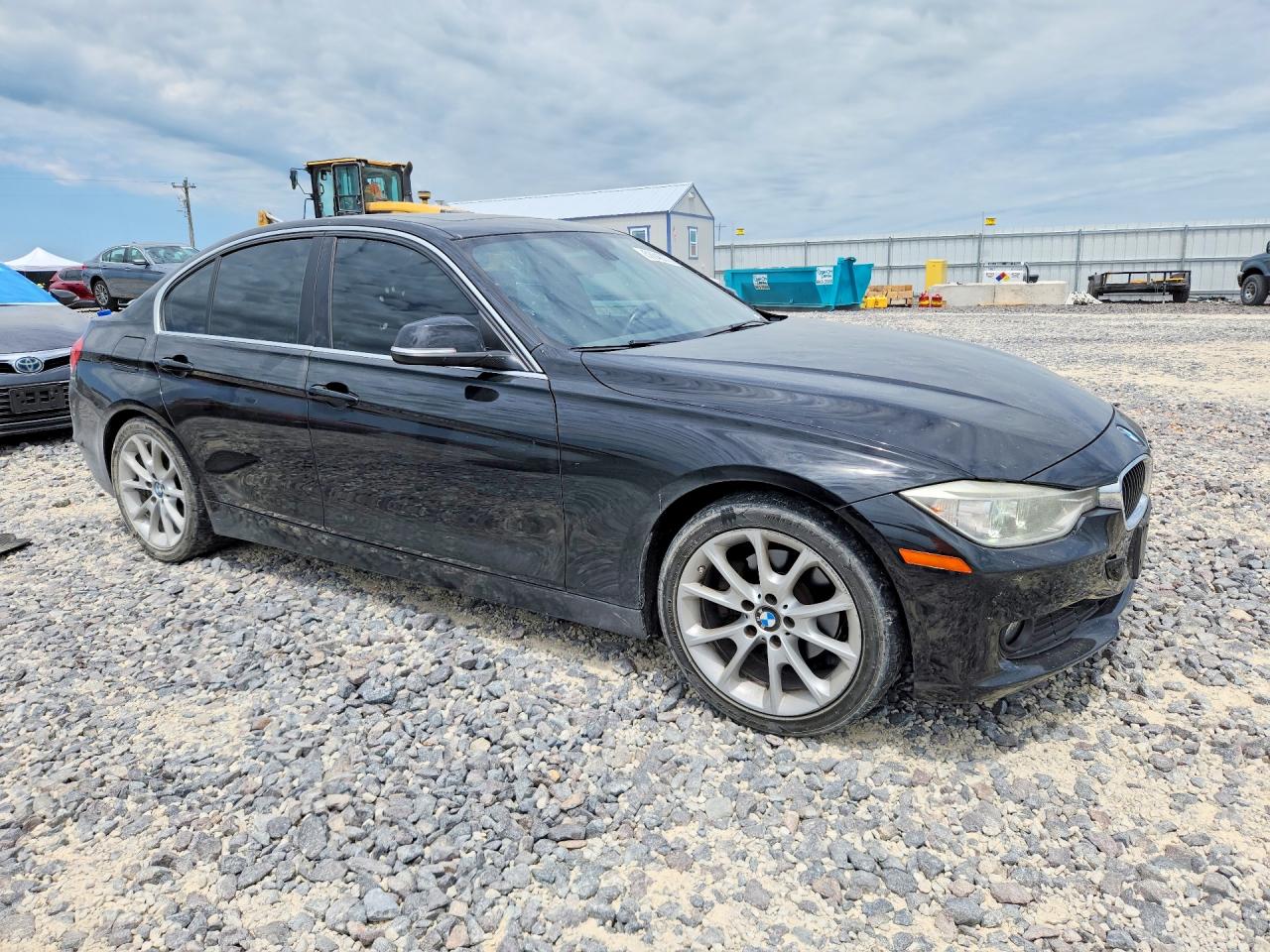 2015 Bmw 320 I Черный vin: WBA3B1G57FNT02389