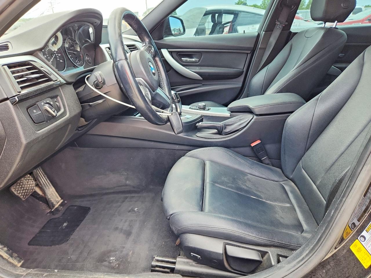2015 Bmw 320 I Черный vin: WBA3B1G57FNT02389