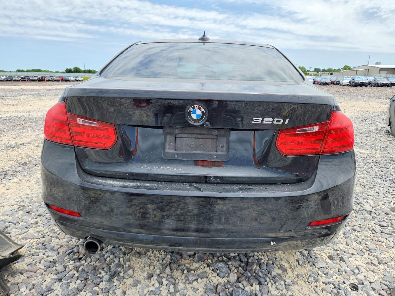 2015 Bmw 320 I Черный vin: WBA3B1G57FNT02389
