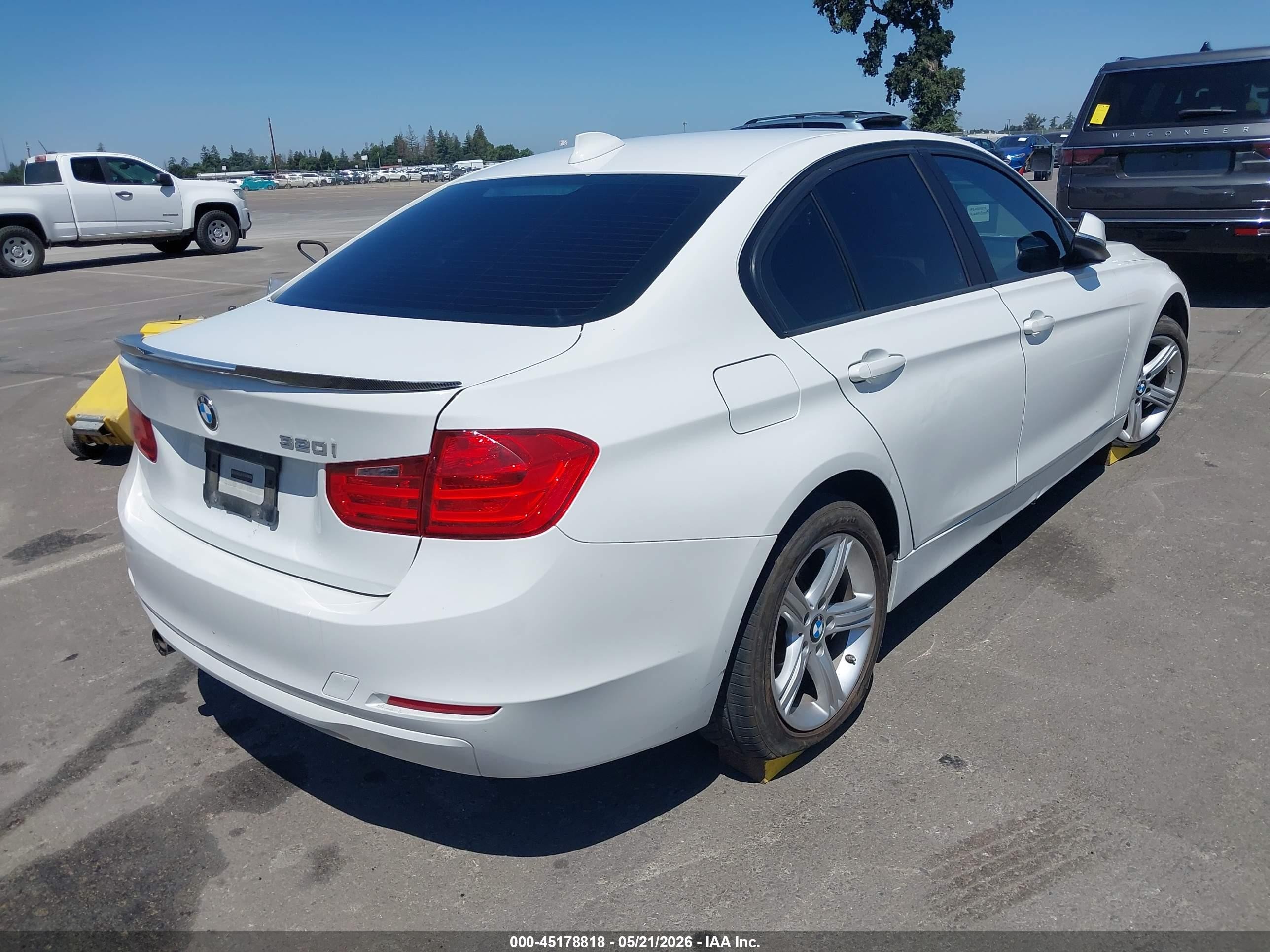 2015 Bmw 320i White vin: WBA3B1G57FNT03543