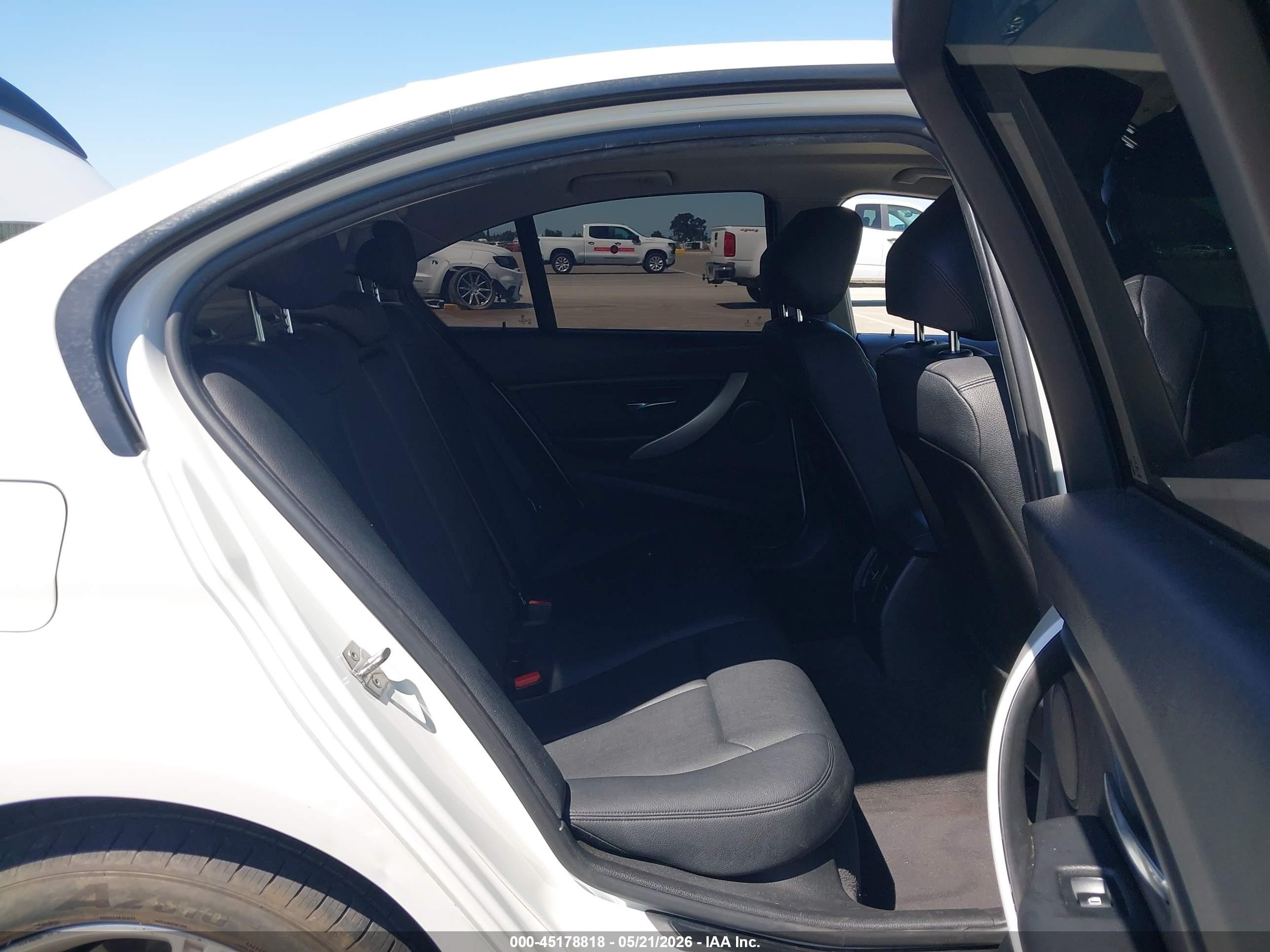 2015 Bmw 320i White vin: WBA3B1G57FNT03543