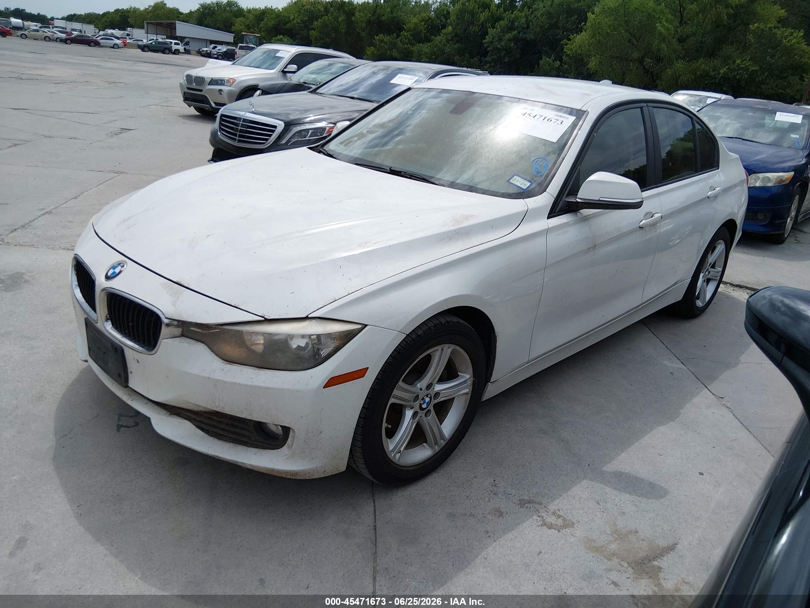 2014 Bmw 320i   White vin: WBA3B1G58ENS79610