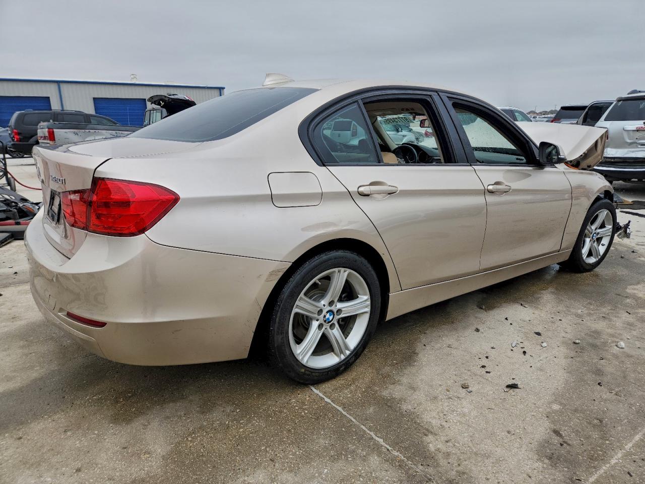 2014 Bmw 320 I Beige vin: WBA3B1G58ENS81387