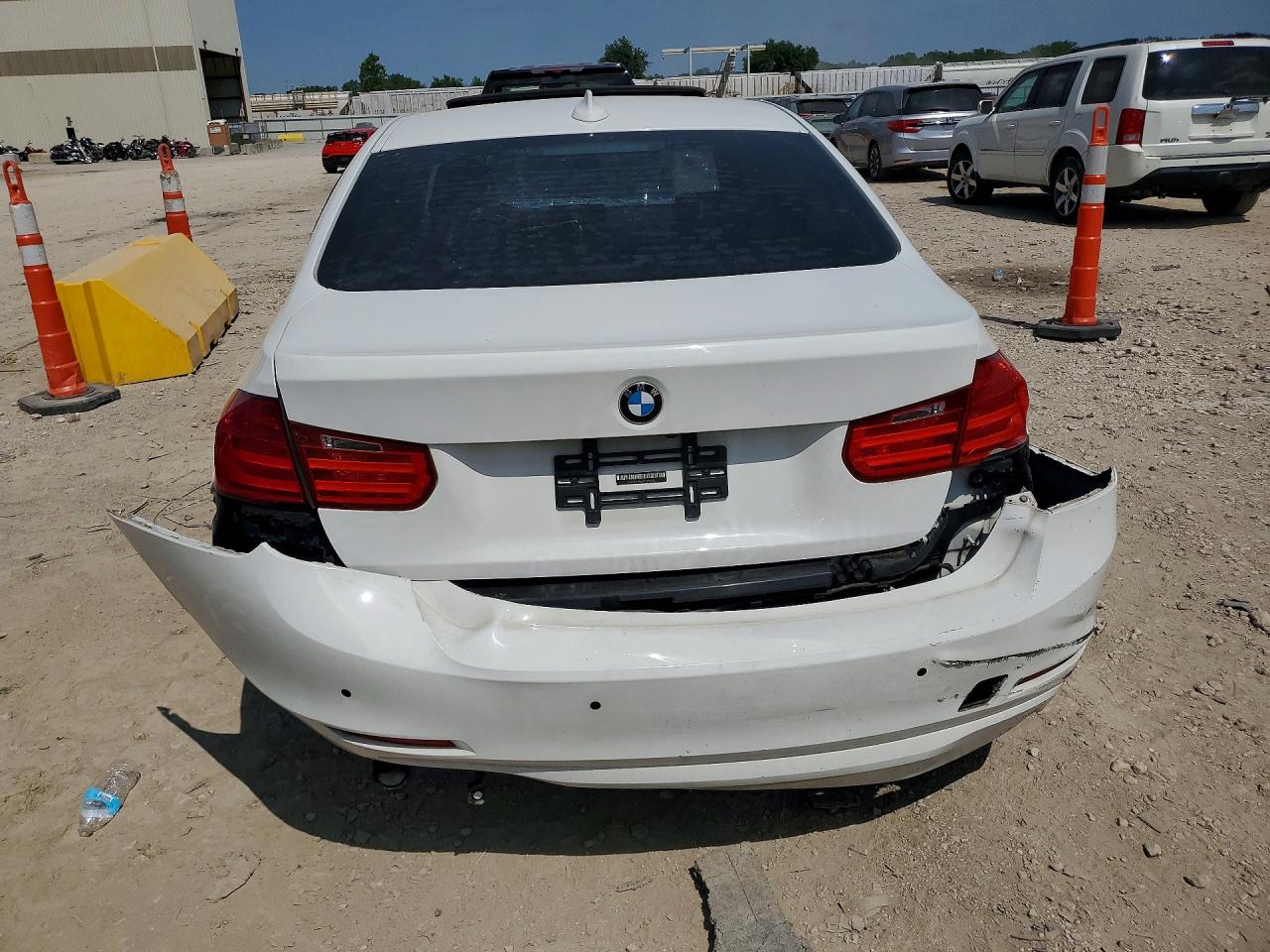 2015 Bmw 320 I White vin: WBA3B1G58FNT64674