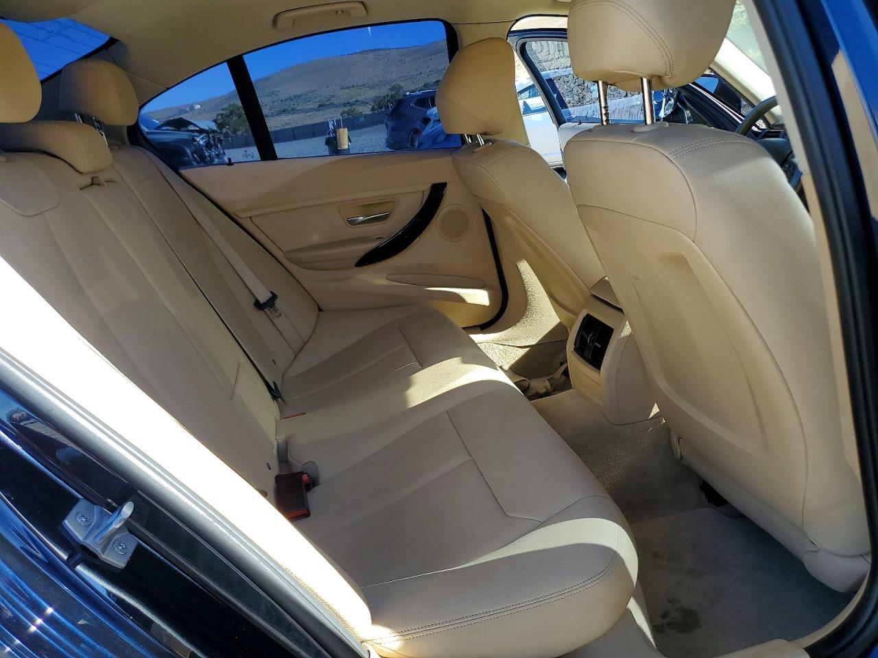 2014 Bmw 320 I Blue vin: WBA3B1G59ENS79311