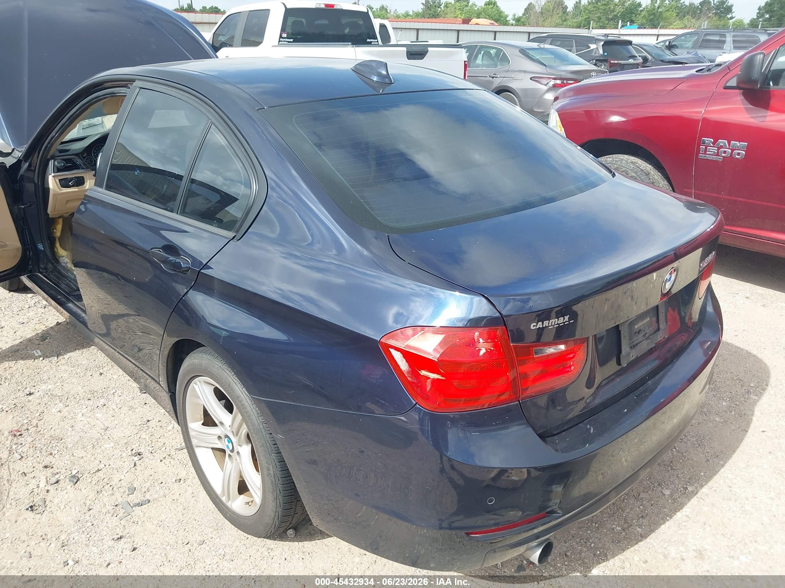 2015 Bmw 320i   Blue vin: WBA3B1G5XFNT05769