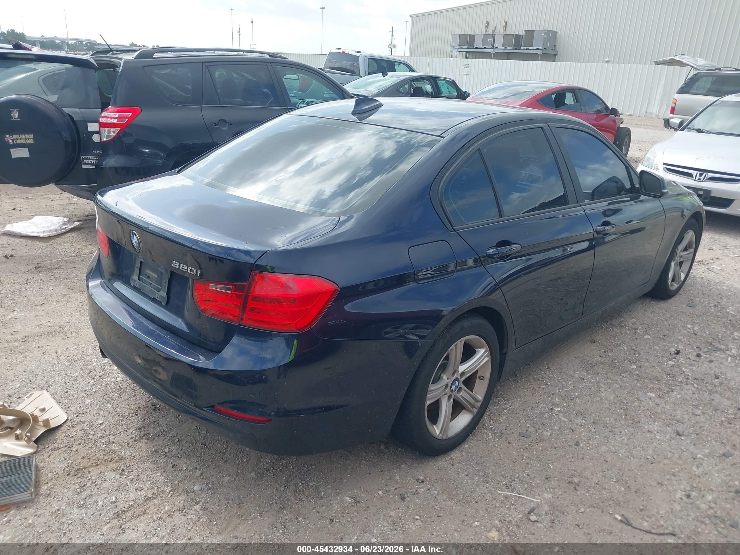 2015 Bmw 320i   Blue vin: WBA3B1G5XFNT05769