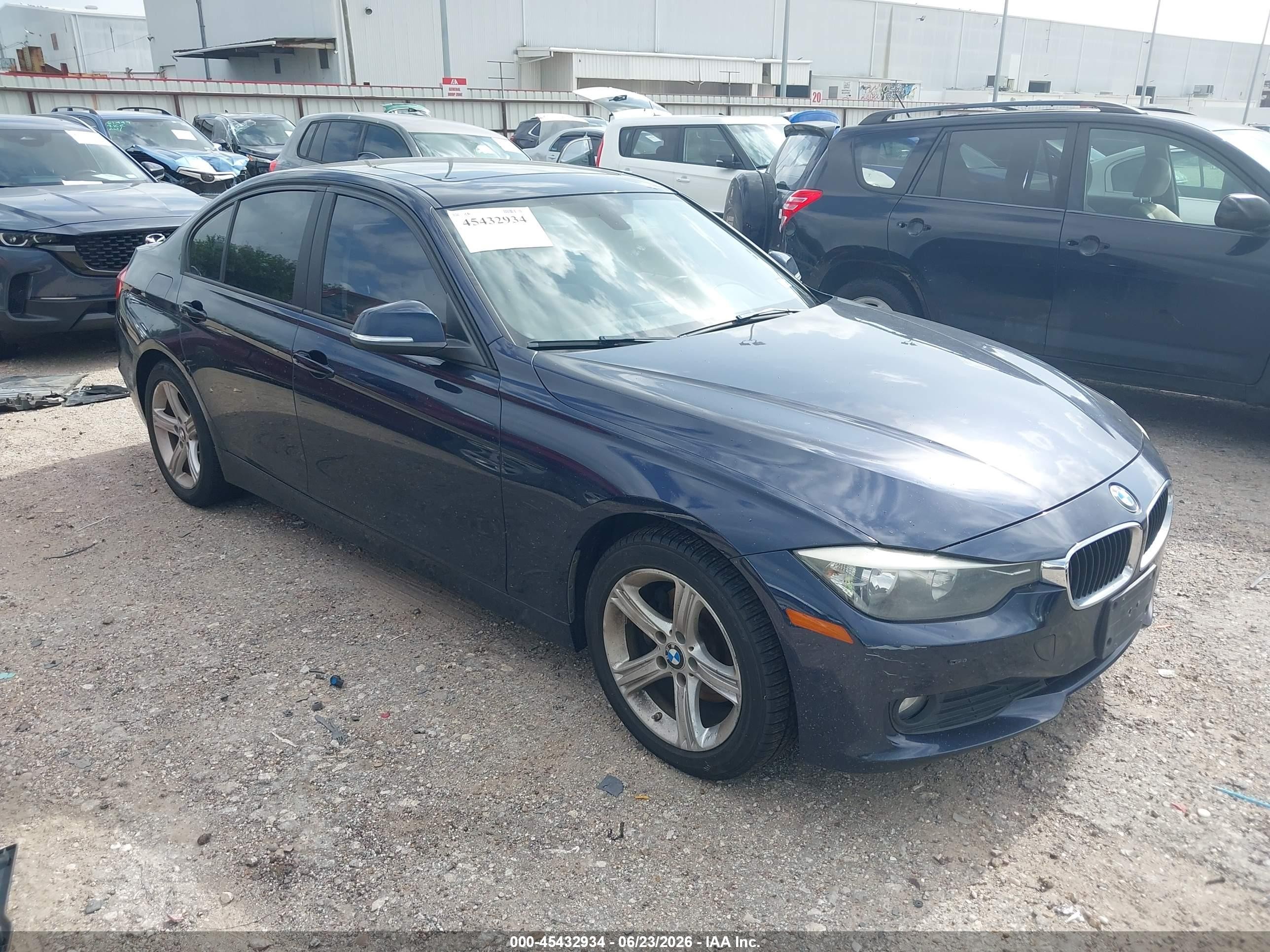2015 Bmw 320i   Blue vin: WBA3B1G5XFNT05769