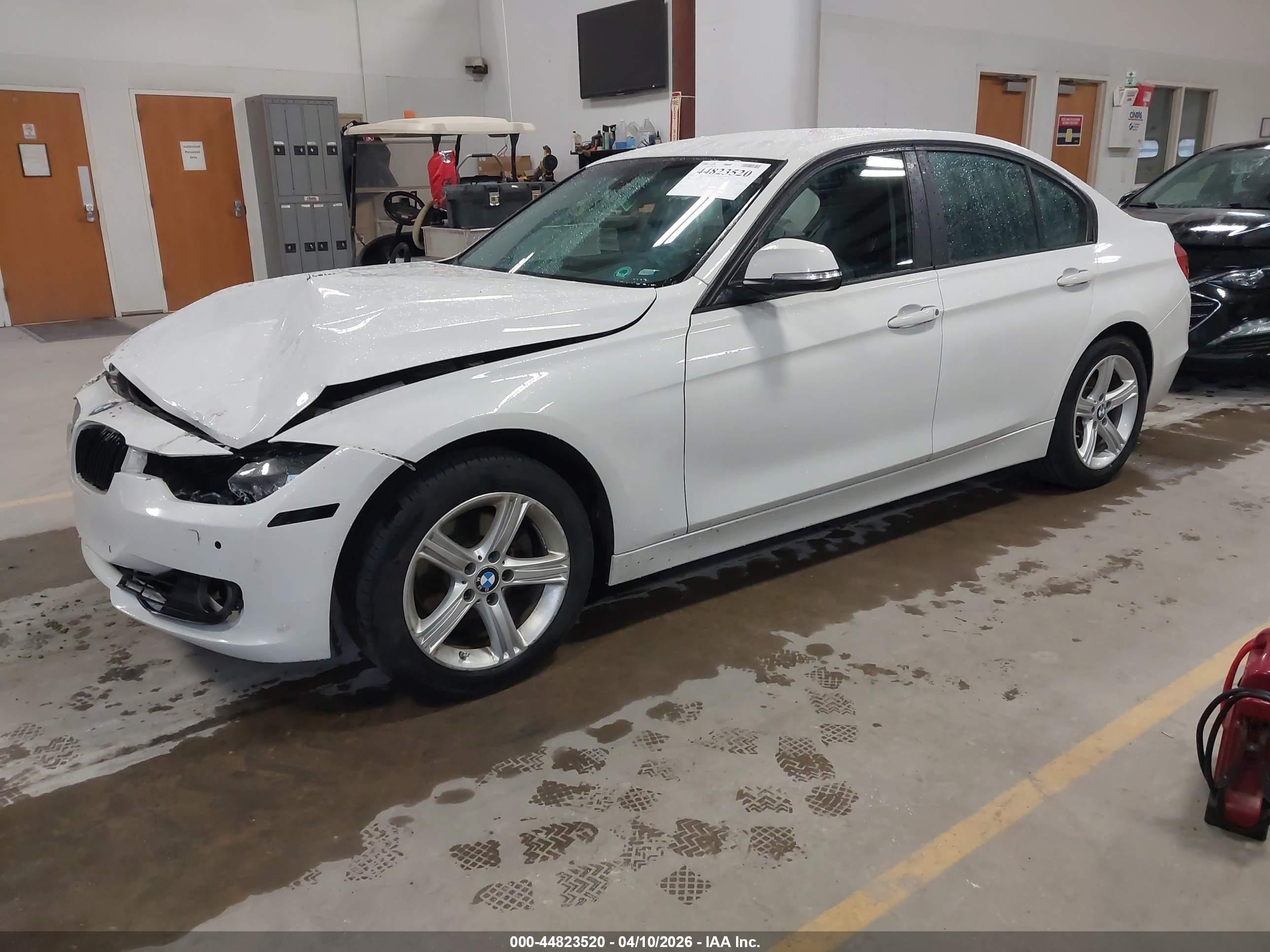 2013 Bmw 328i Xdrive Белый vin: WBA3B3C52DJ976911