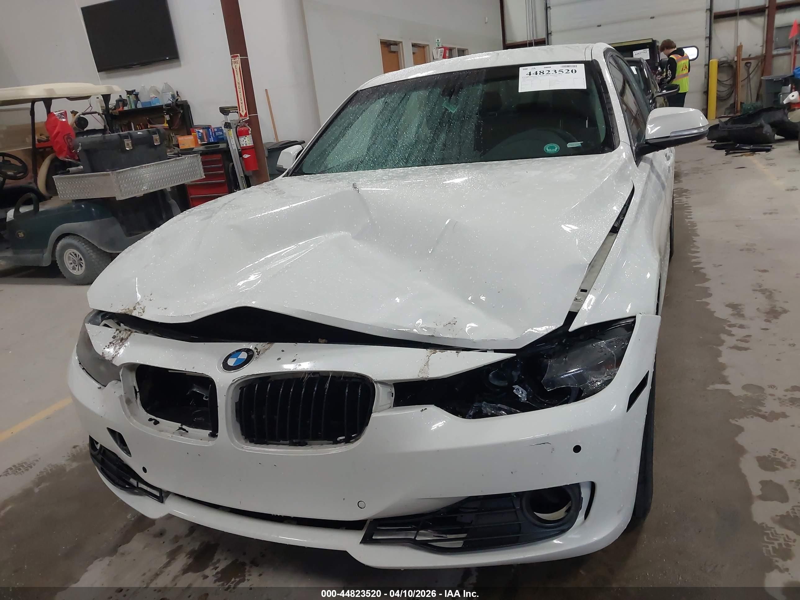 2013 Bmw 328i Xdrive Белый vin: WBA3B3C52DJ976911