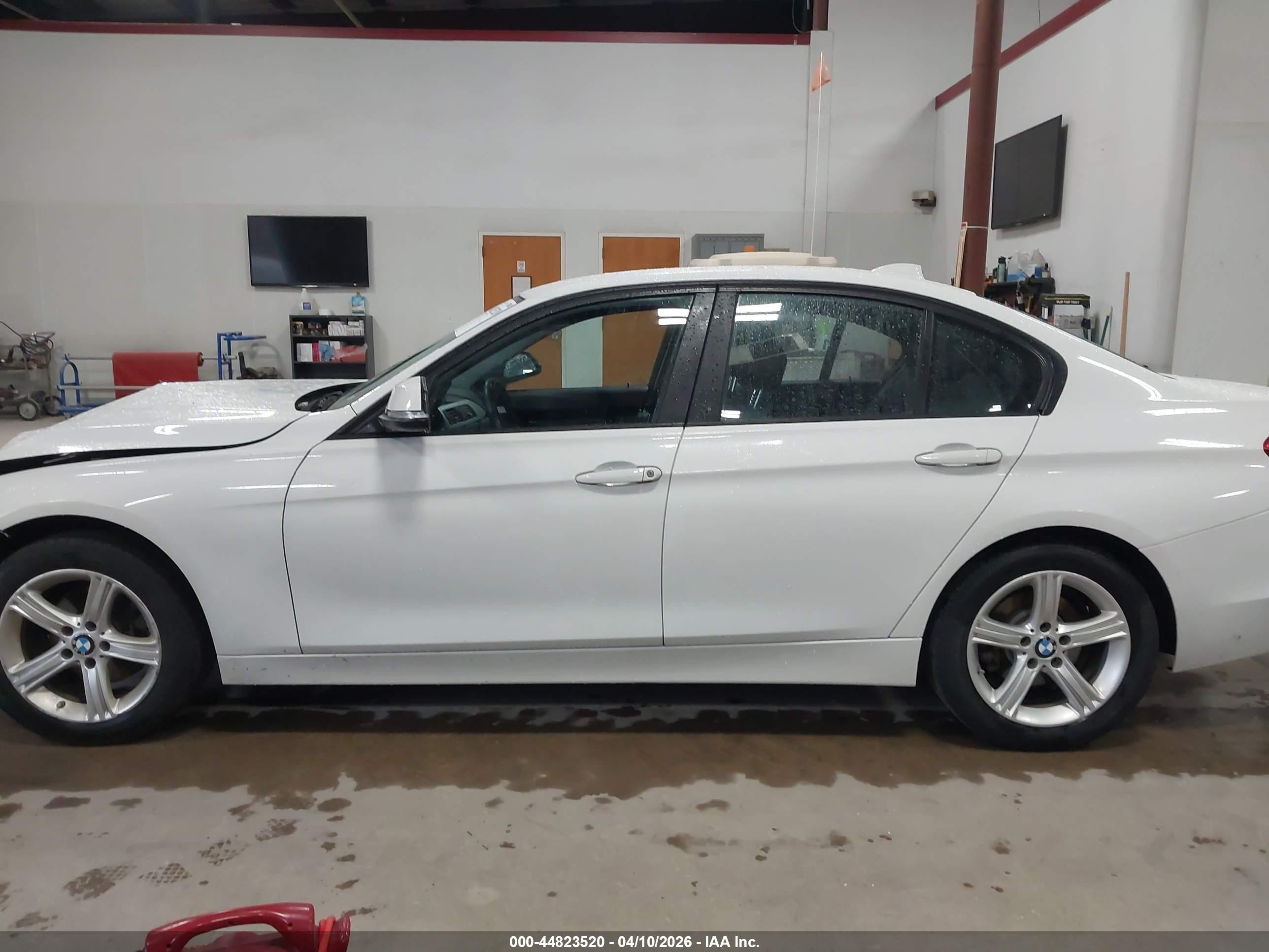 2013 Bmw 328i Xdrive Белый vin: WBA3B3C52DJ976911