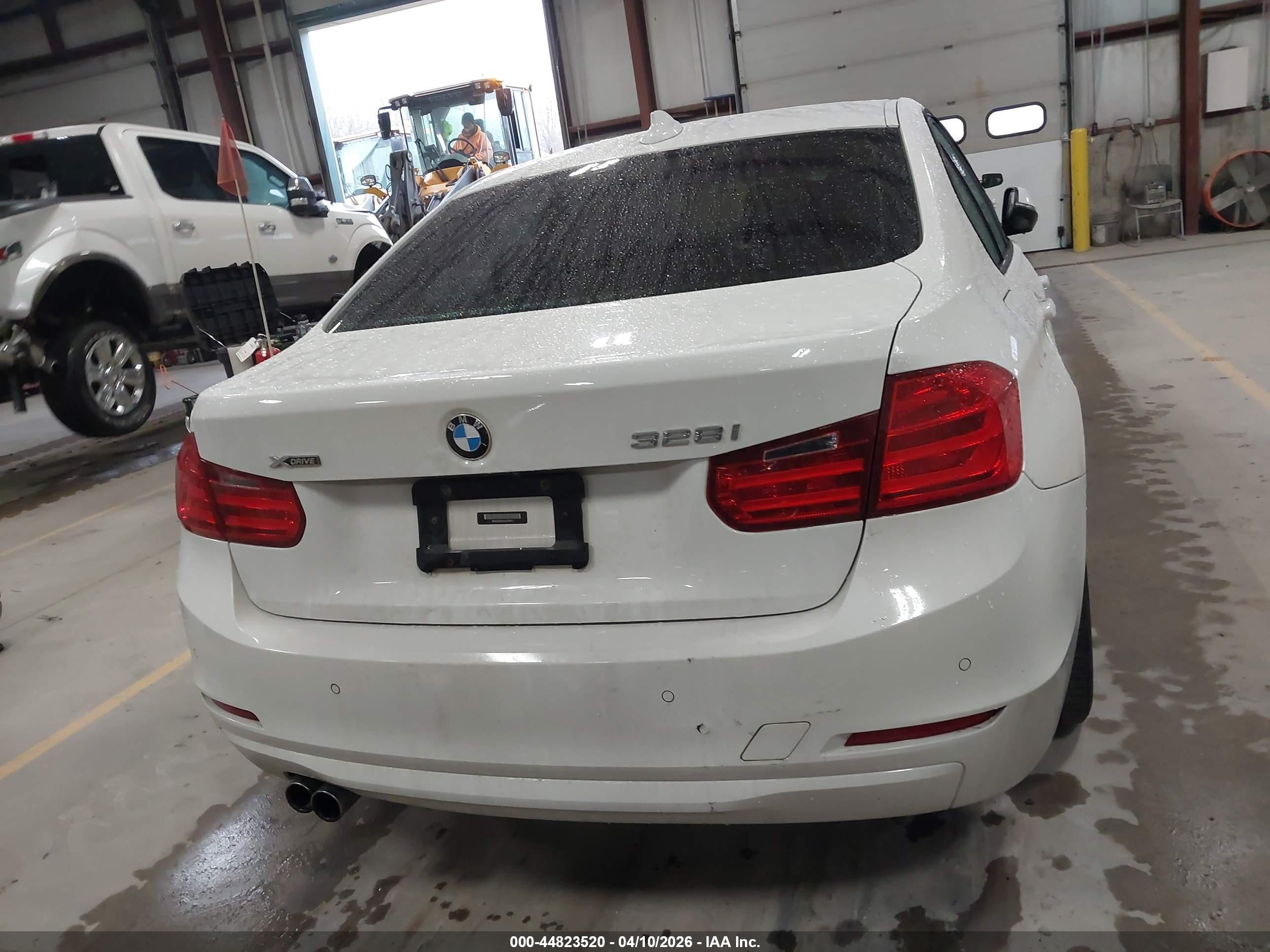 2013 Bmw 328i Xdrive Белый vin: WBA3B3C52DJ976911