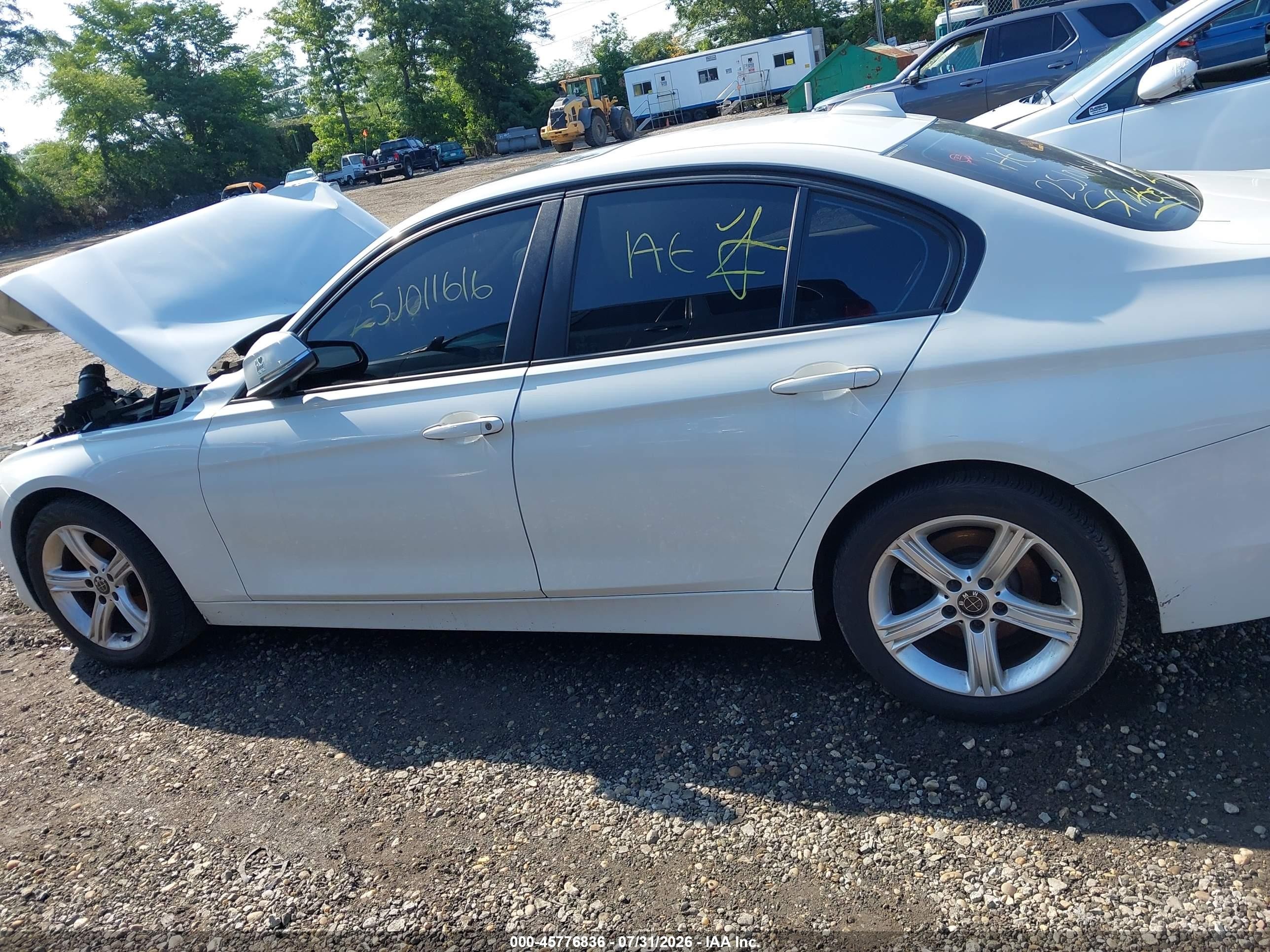 2015 Bmw 328i Xdrive White vin: WBA3B3C52FF546981