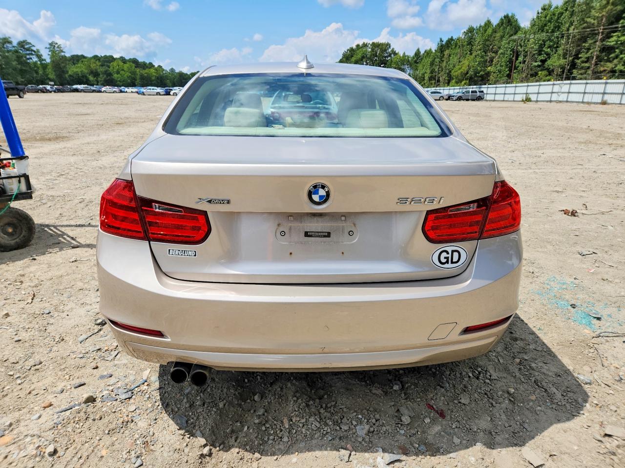 2015 Bmw 328 Xi Gold vin: WBA3B3C52FJ984168