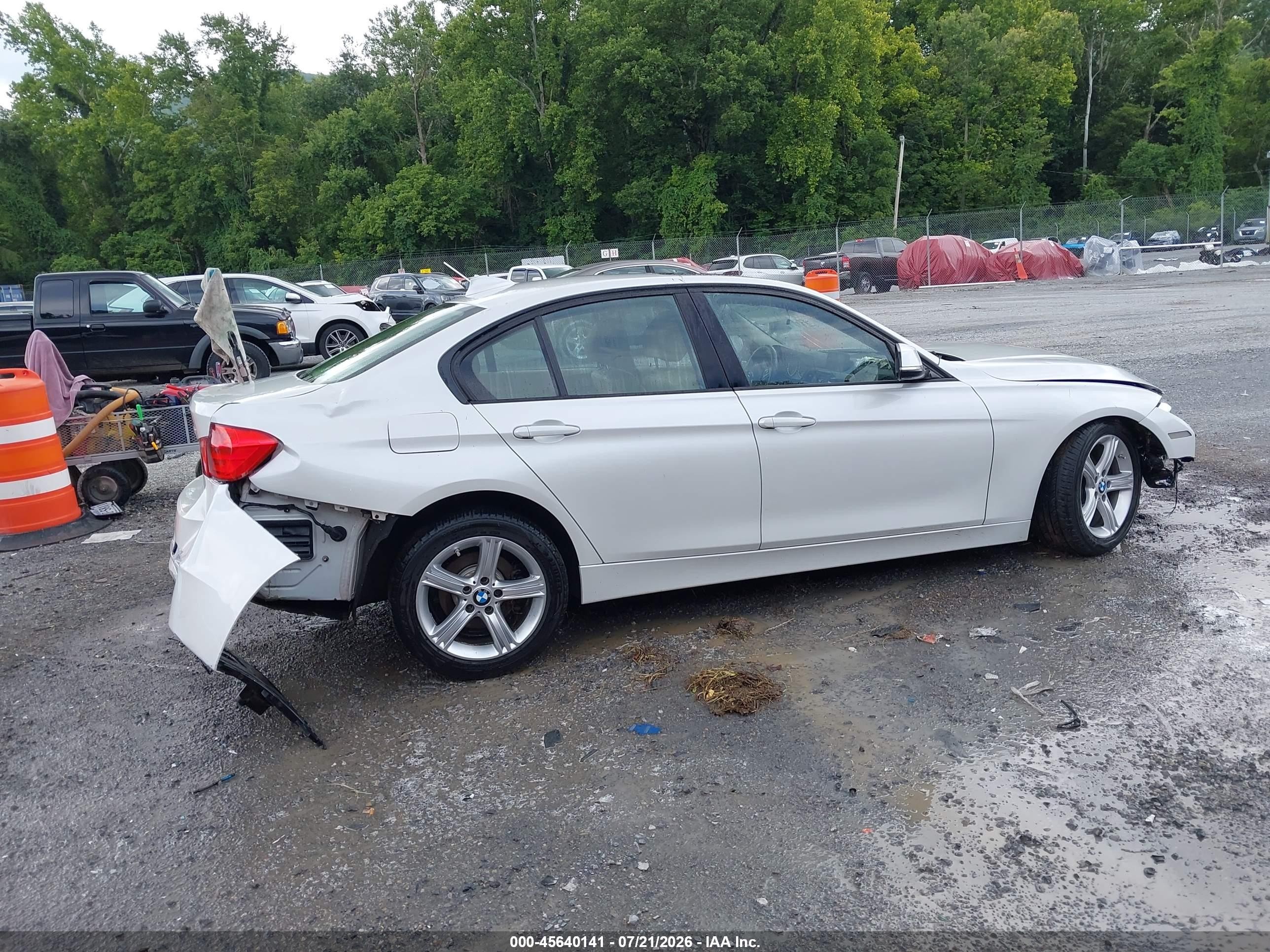 2013 Bmw 328i Xdrive White vin: WBA3B3C53DJ698617
