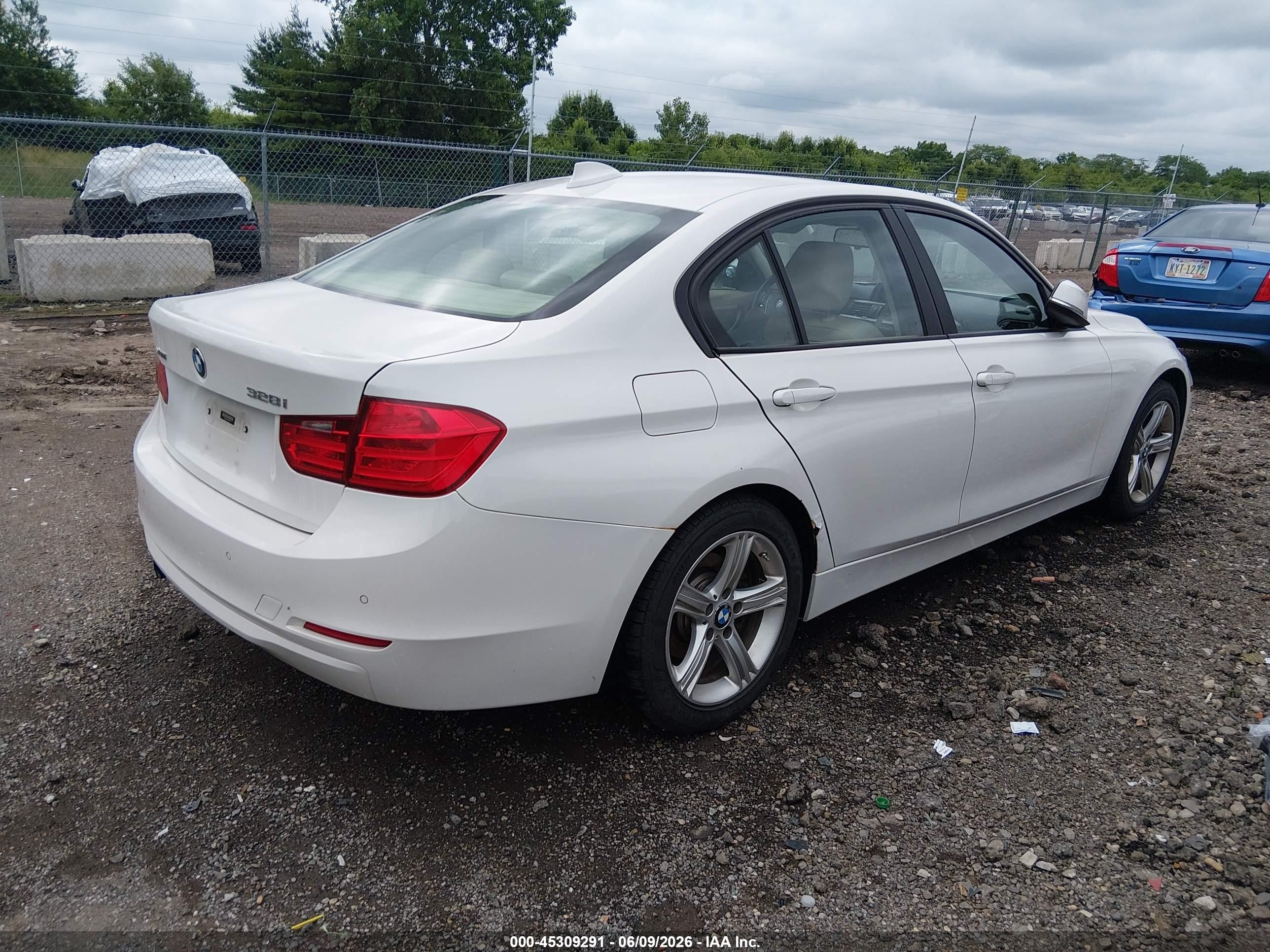 2014 Bmw 328i Xdrive White vin: WBA3B3C53EF545191