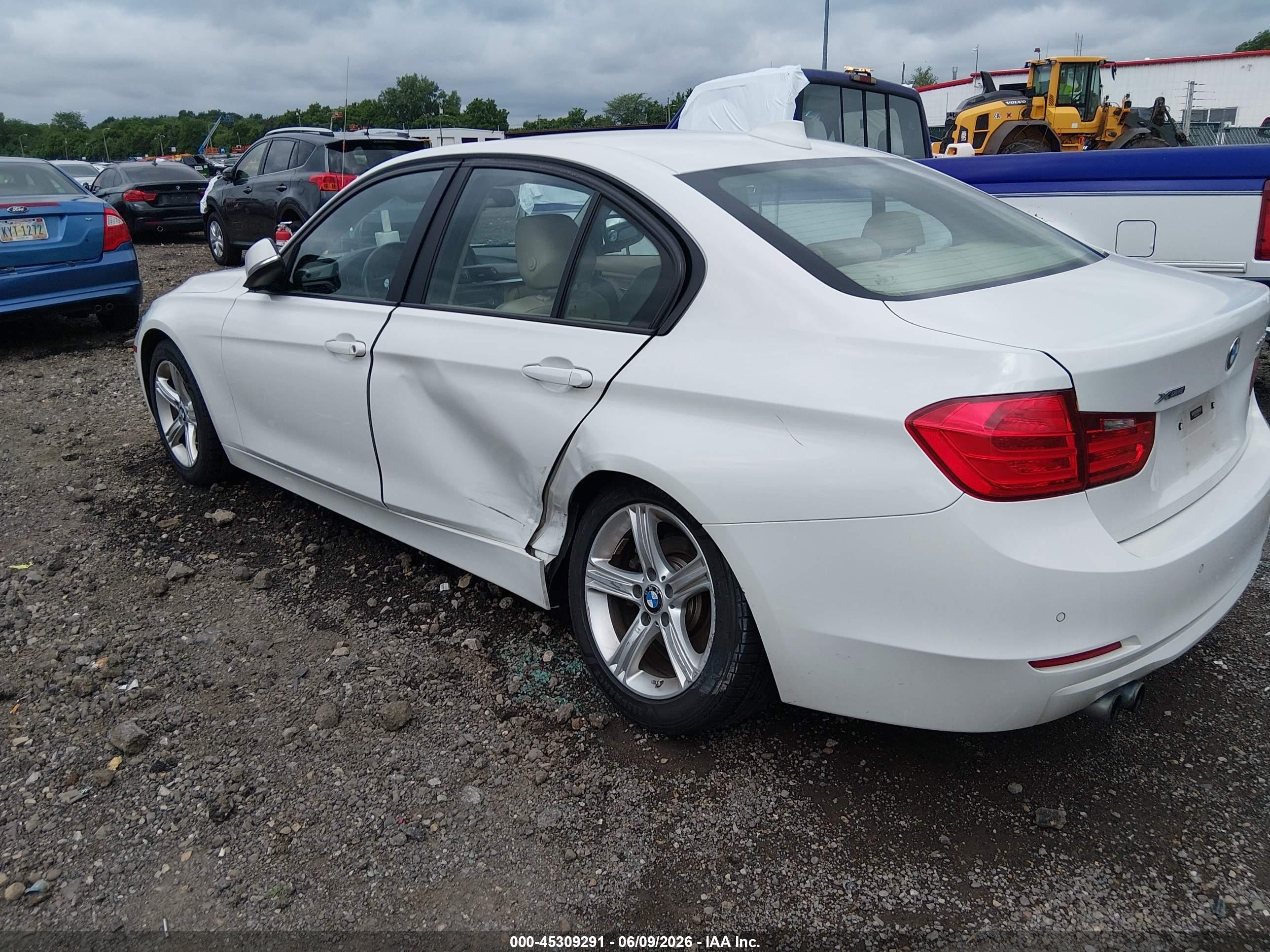 2014 Bmw 328i Xdrive White vin: WBA3B3C53EF545191