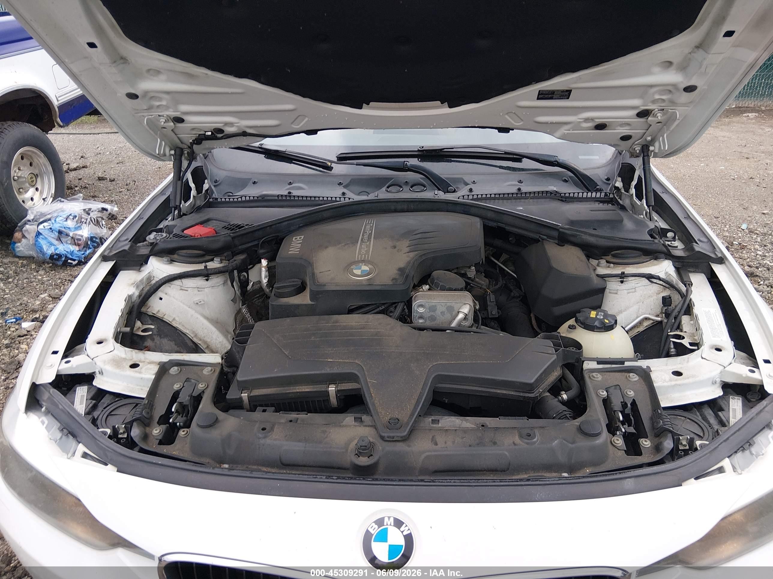 2014 Bmw 328i Xdrive White vin: WBA3B3C53EF545191
