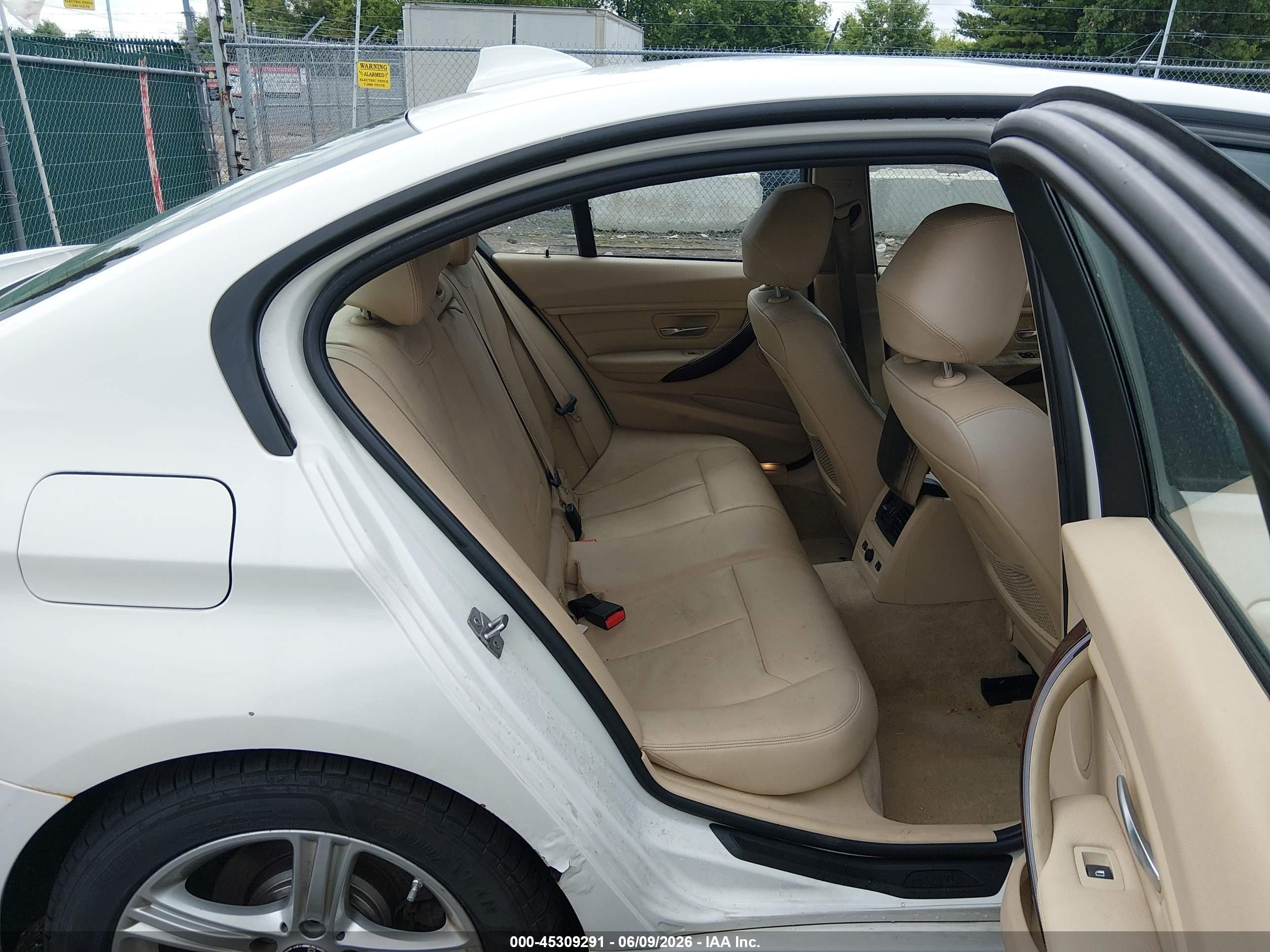 2014 Bmw 328i Xdrive White vin: WBA3B3C53EF545191