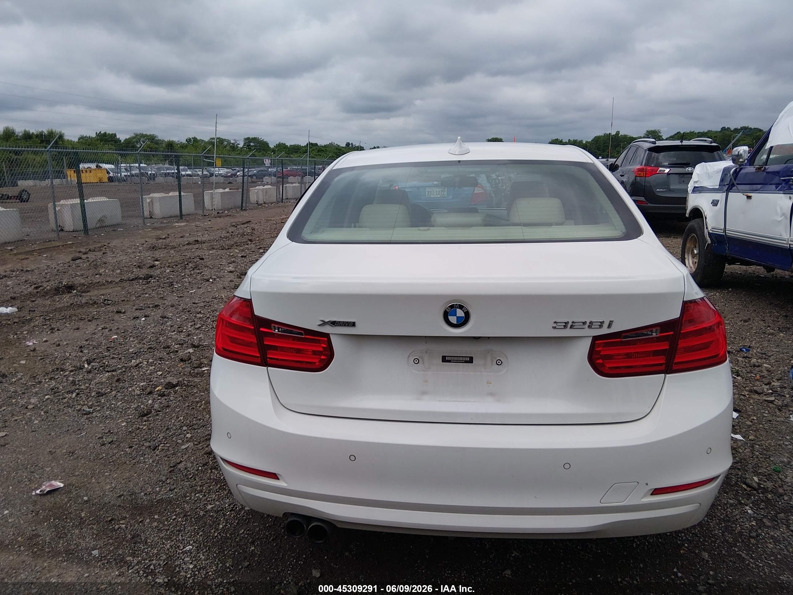 2014 Bmw 328i Xdrive White vin: WBA3B3C53EF545191