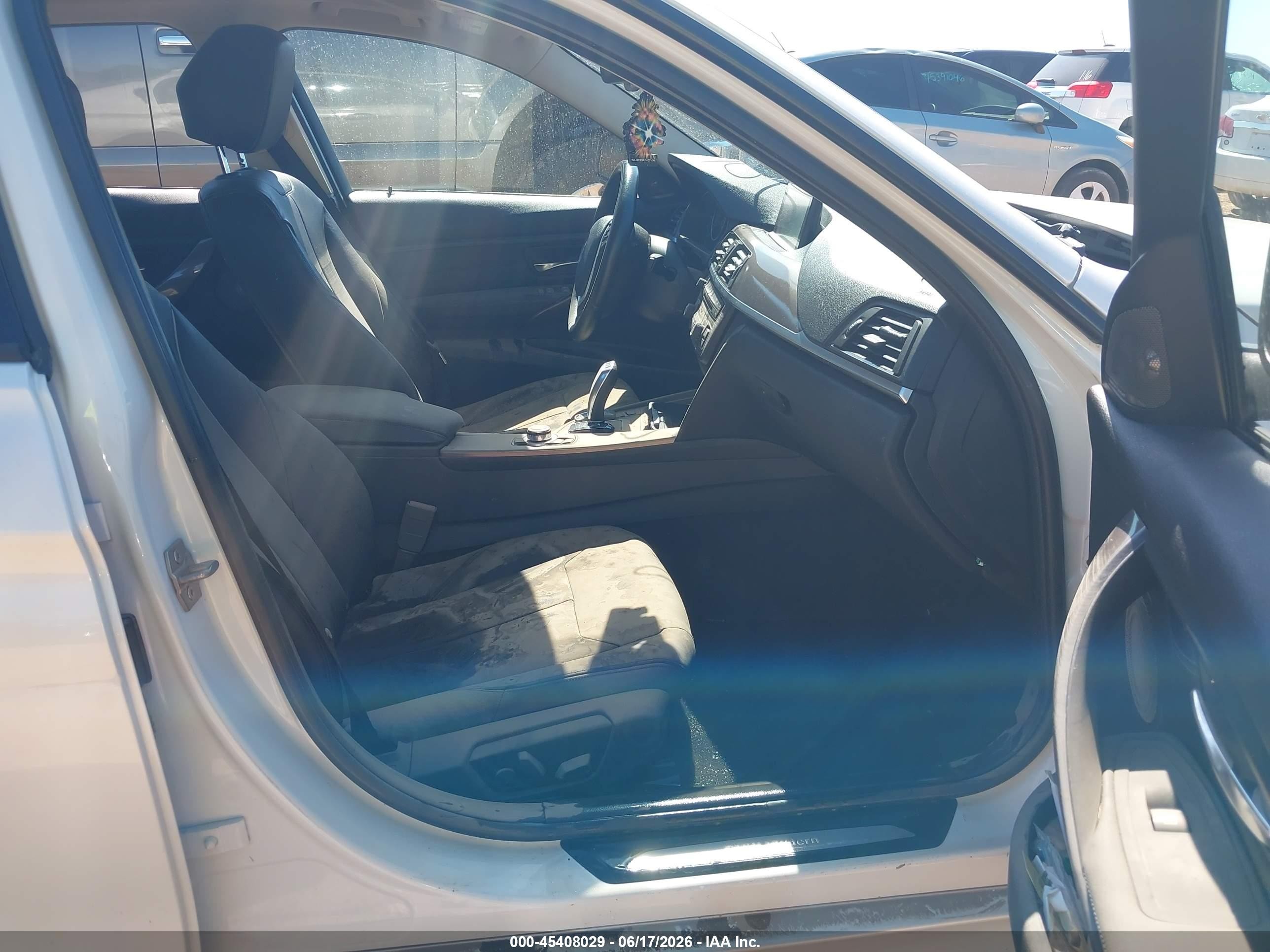 2013 Bmw 328i Xdrive White vin: WBA3B3C54DF532772