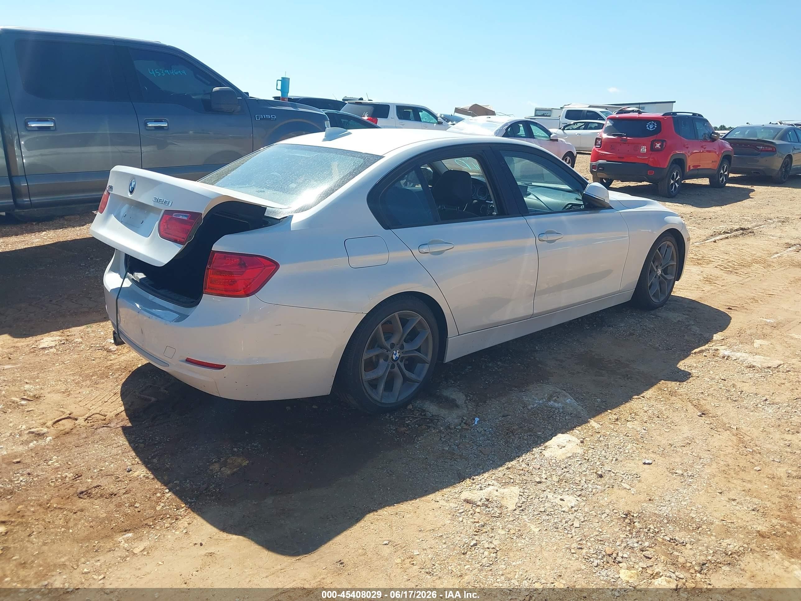 2013 Bmw 328i Xdrive White vin: WBA3B3C54DF532772