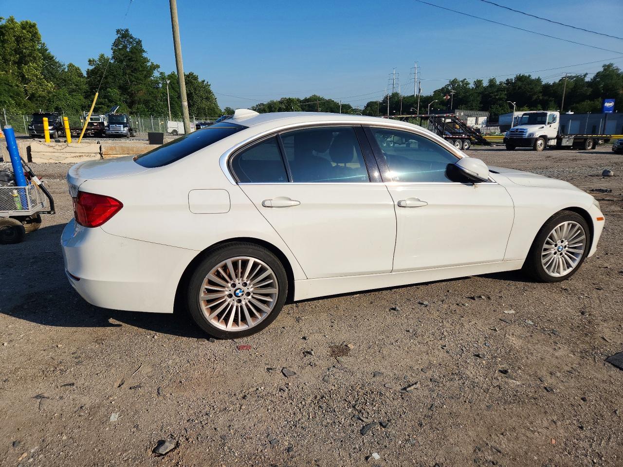 2013 Bmw 328 Xi White vin: WBA3B3C54DF533016