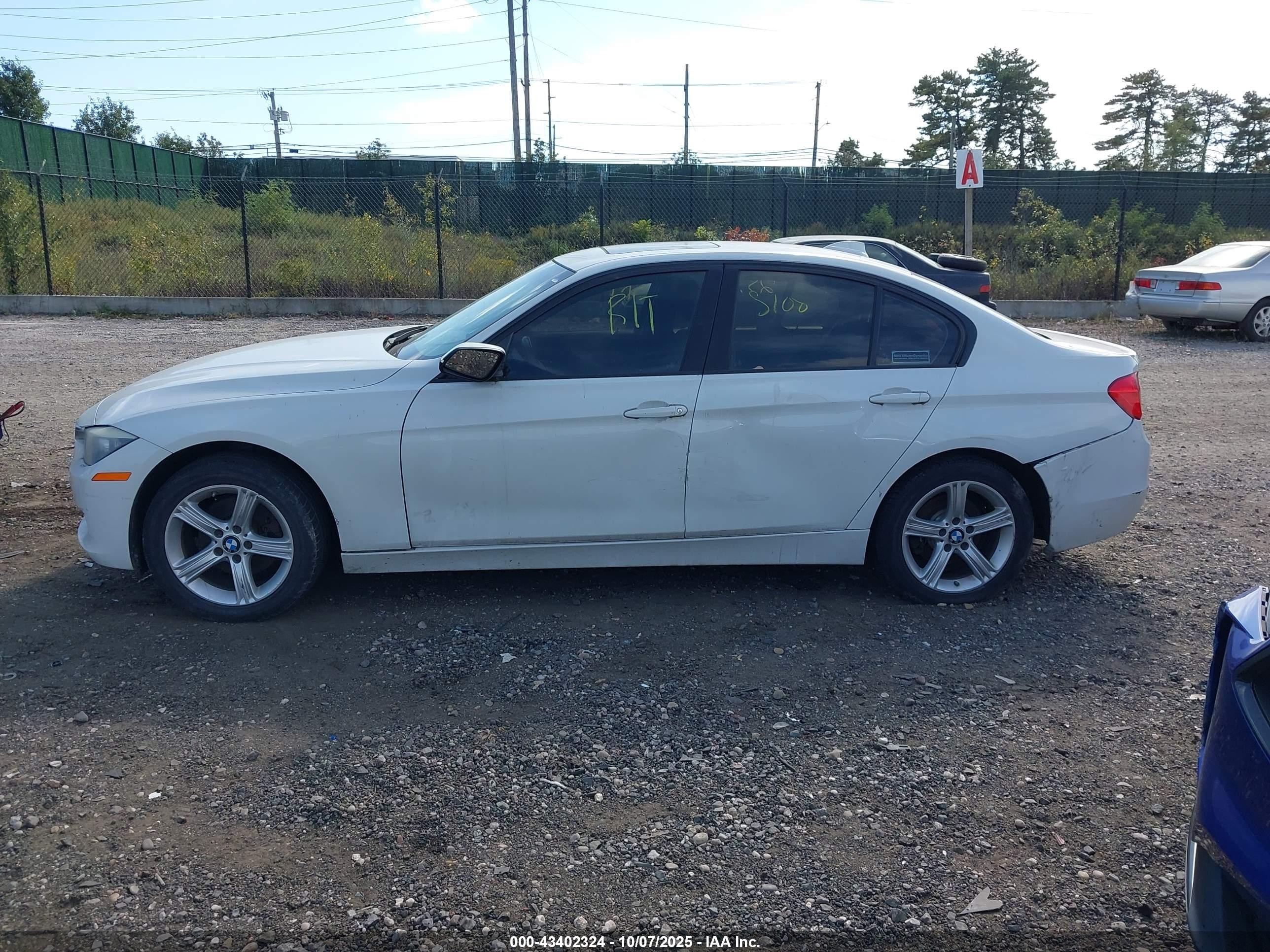 2013 Bmw 328i Xdrive White vin: WBA3B3C55DJ810415