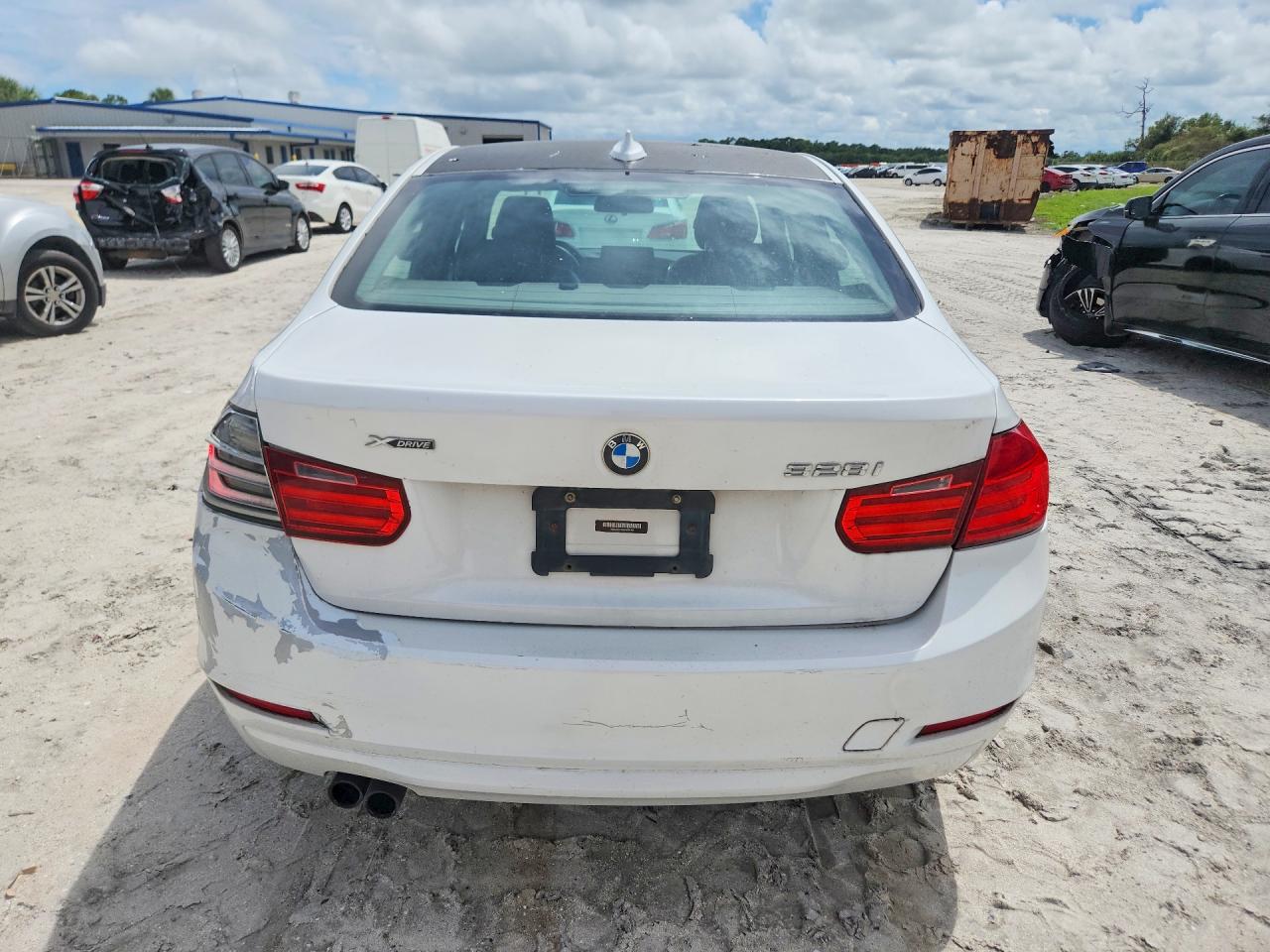 2013 Bmw 328 Xi White vin: WBA3B3C56DF535169