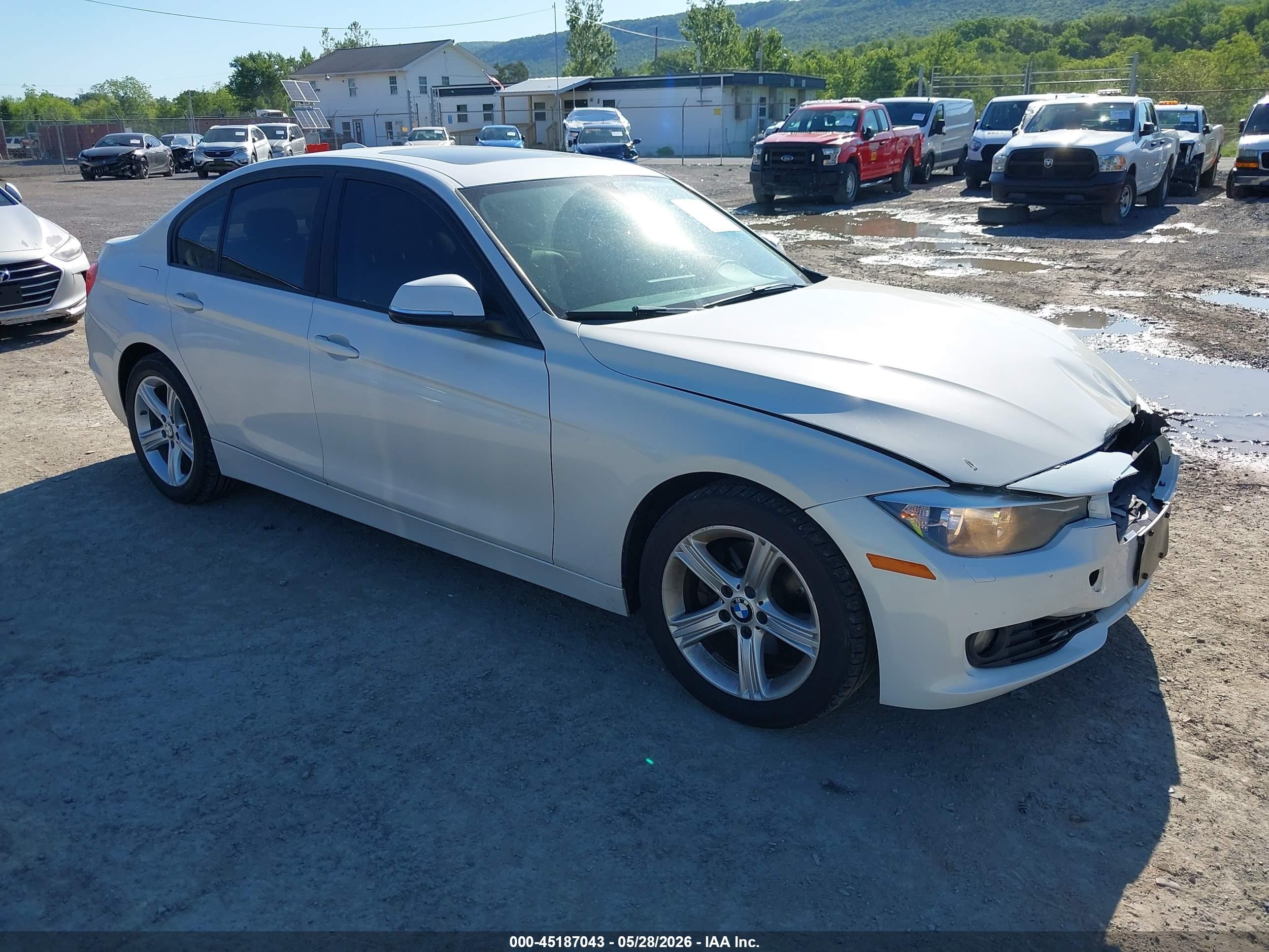2013 Bmw 328i Xdrive White vin: WBA3B3C56DF541327