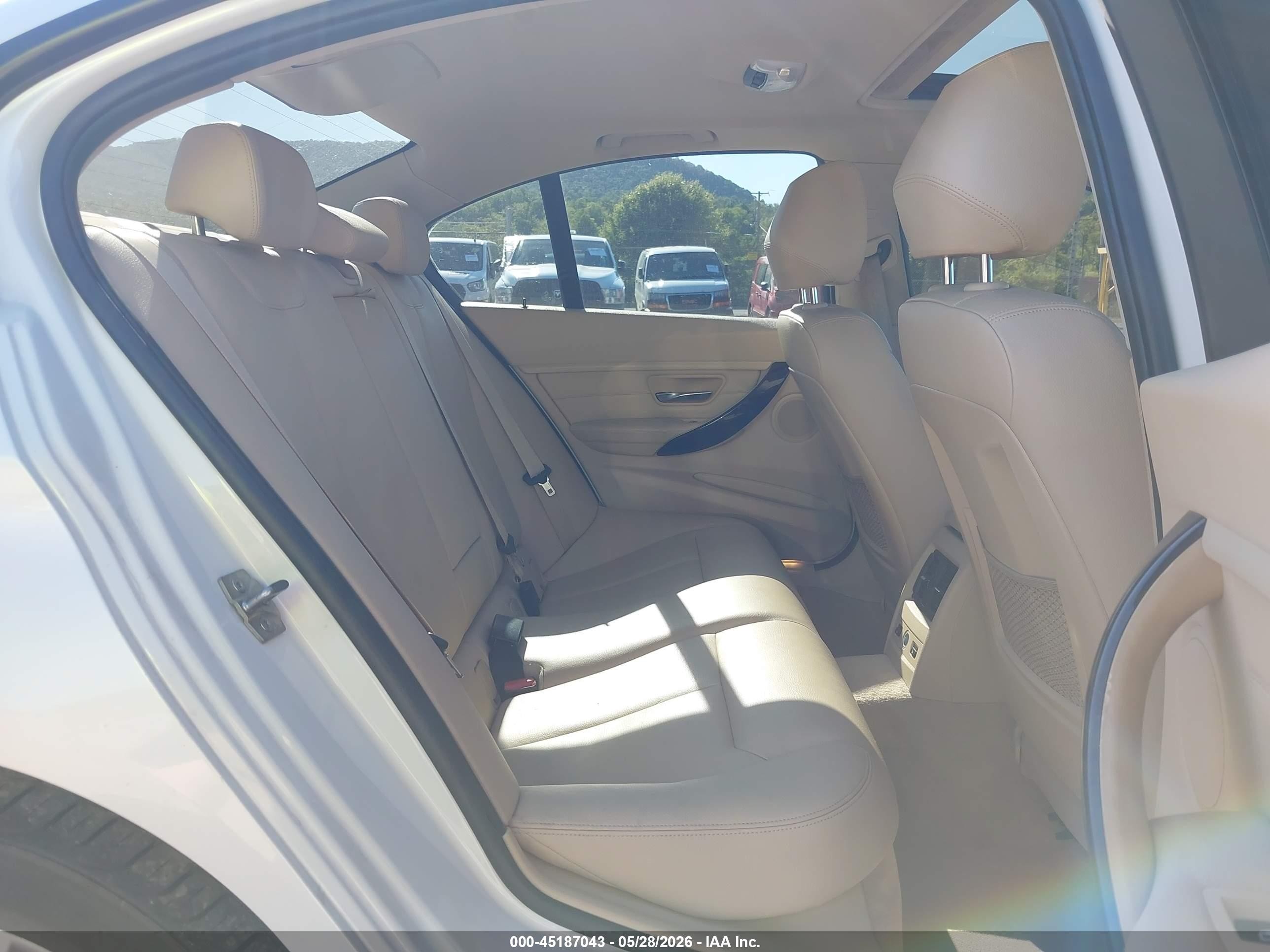 2013 Bmw 328i Xdrive White vin: WBA3B3C56DF541327