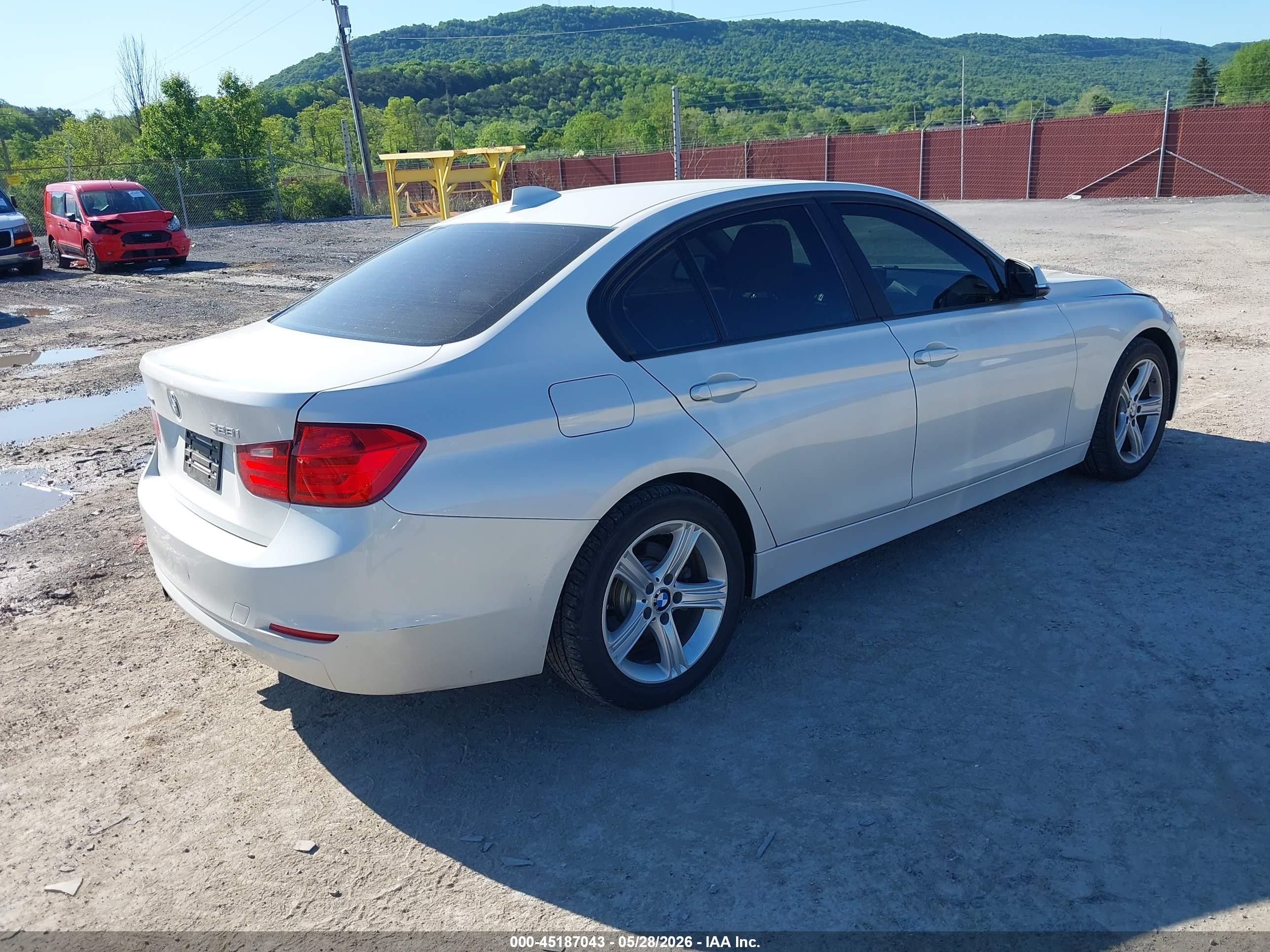 2013 Bmw 328i Xdrive White vin: WBA3B3C56DF541327