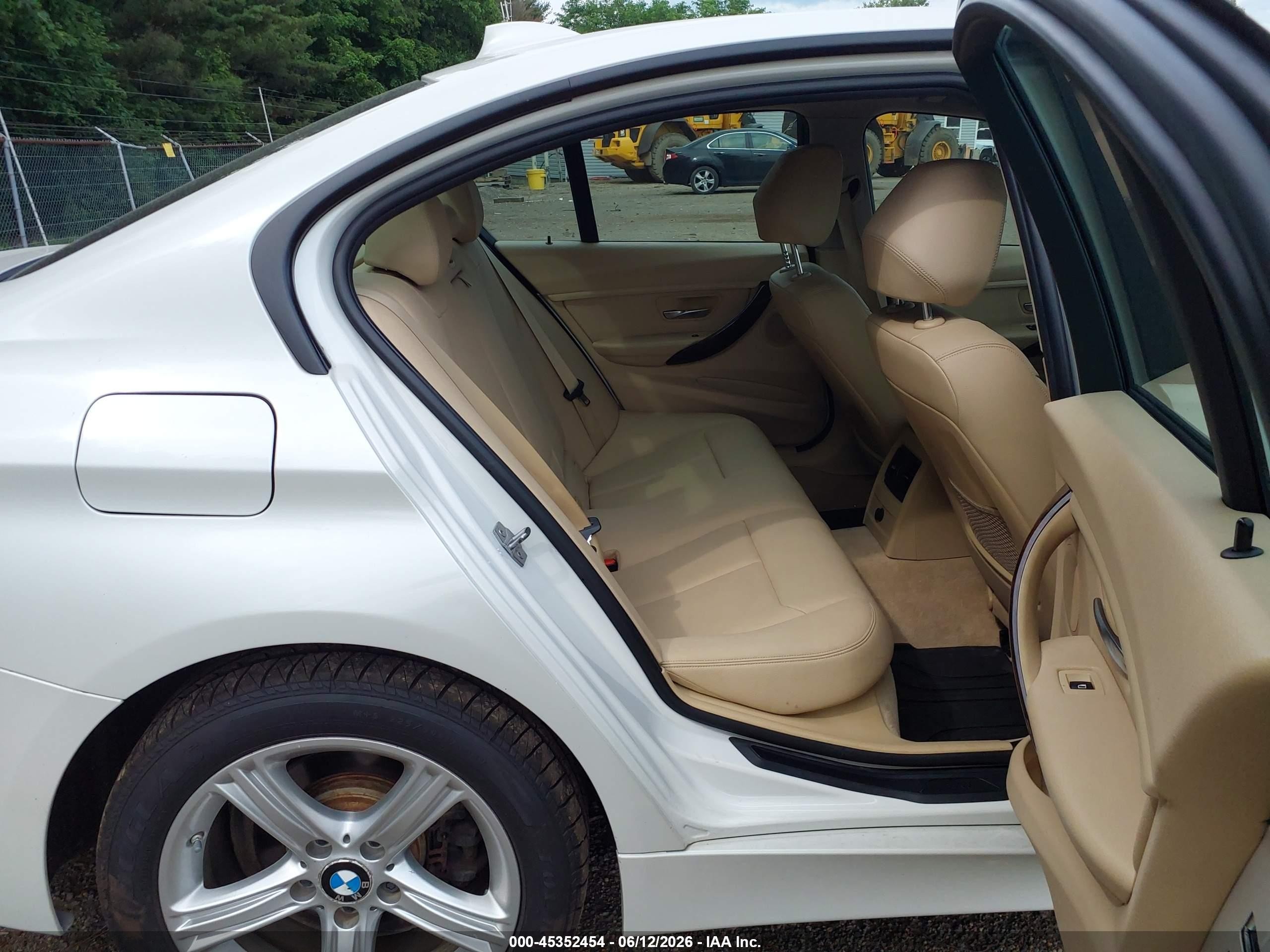 2014 Bmw 328i Xdrive White vin: WBA3B3C56EJ978999
