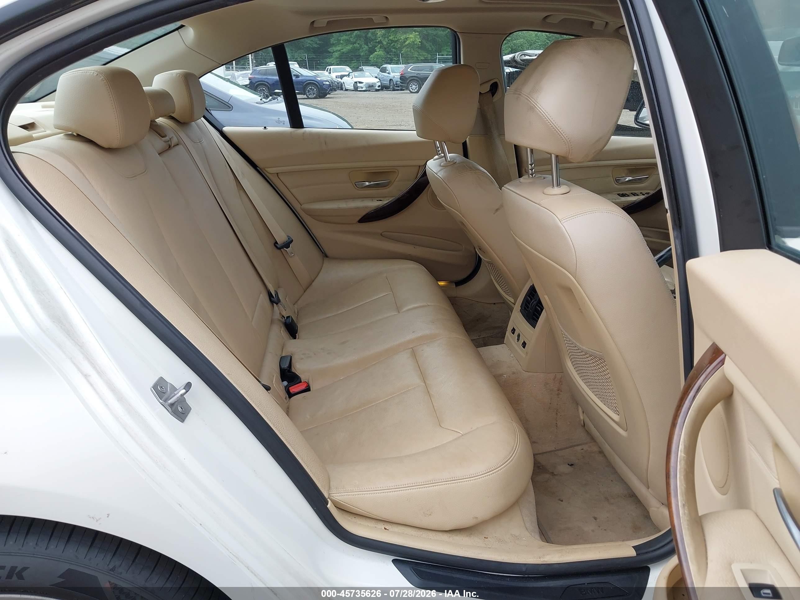 2013 Bmw 328i Xdrive Белый vin: WBA3B3C57DF535875