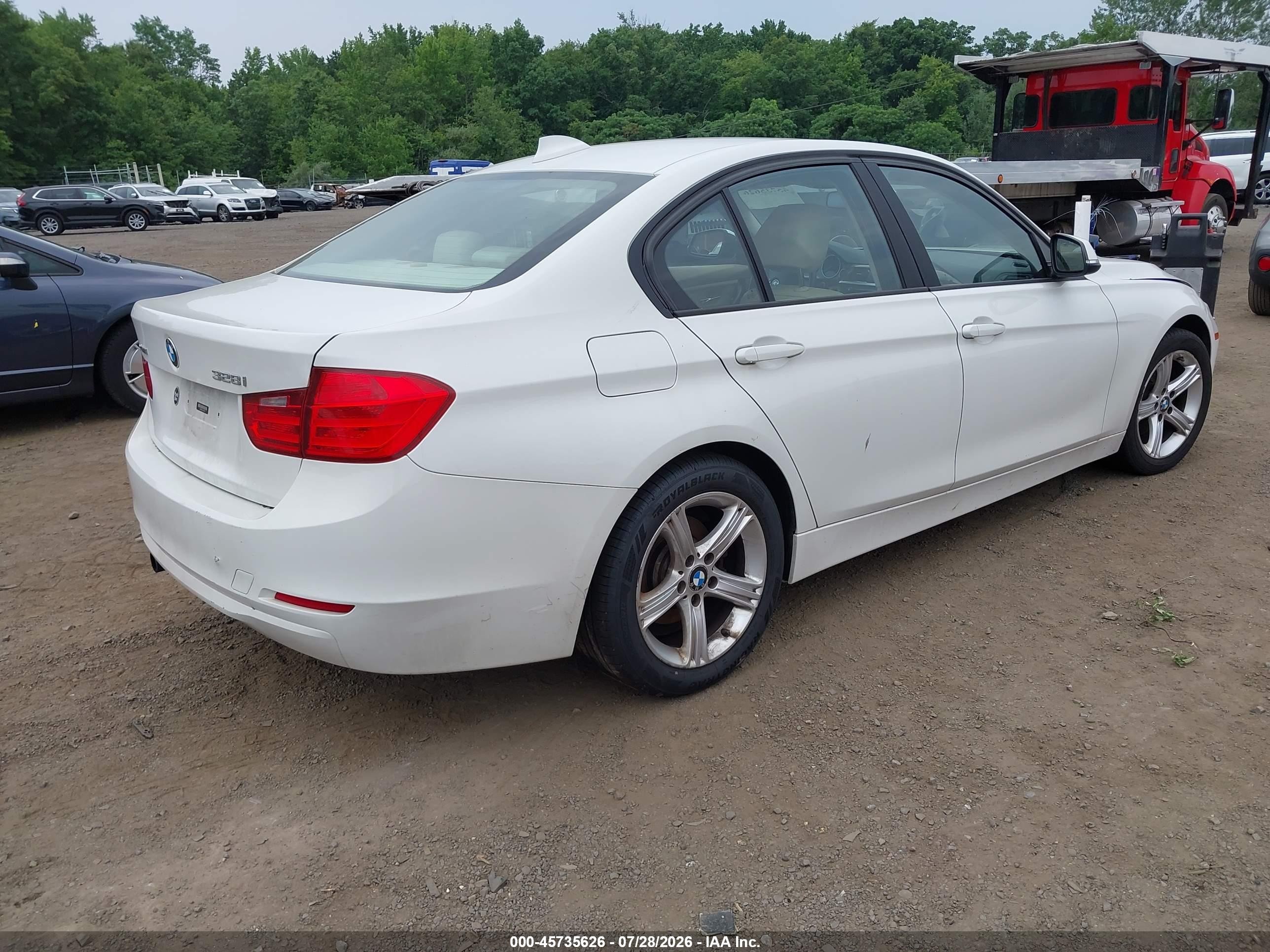 2013 Bmw 328i Xdrive Белый vin: WBA3B3C57DF535875