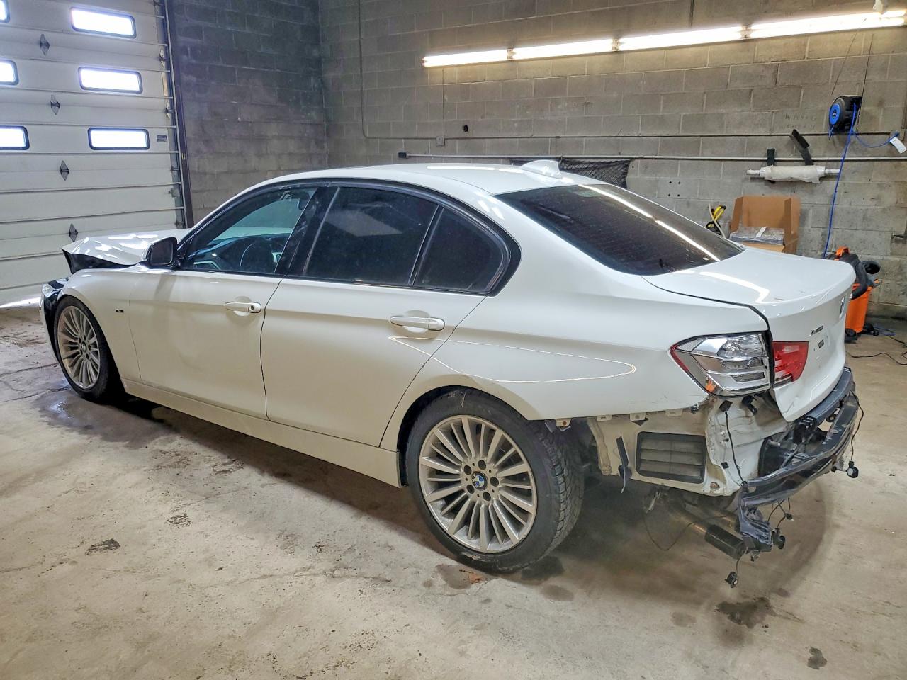 2013 Bmw 328 Xi White vin: WBA3B3C59DF533237