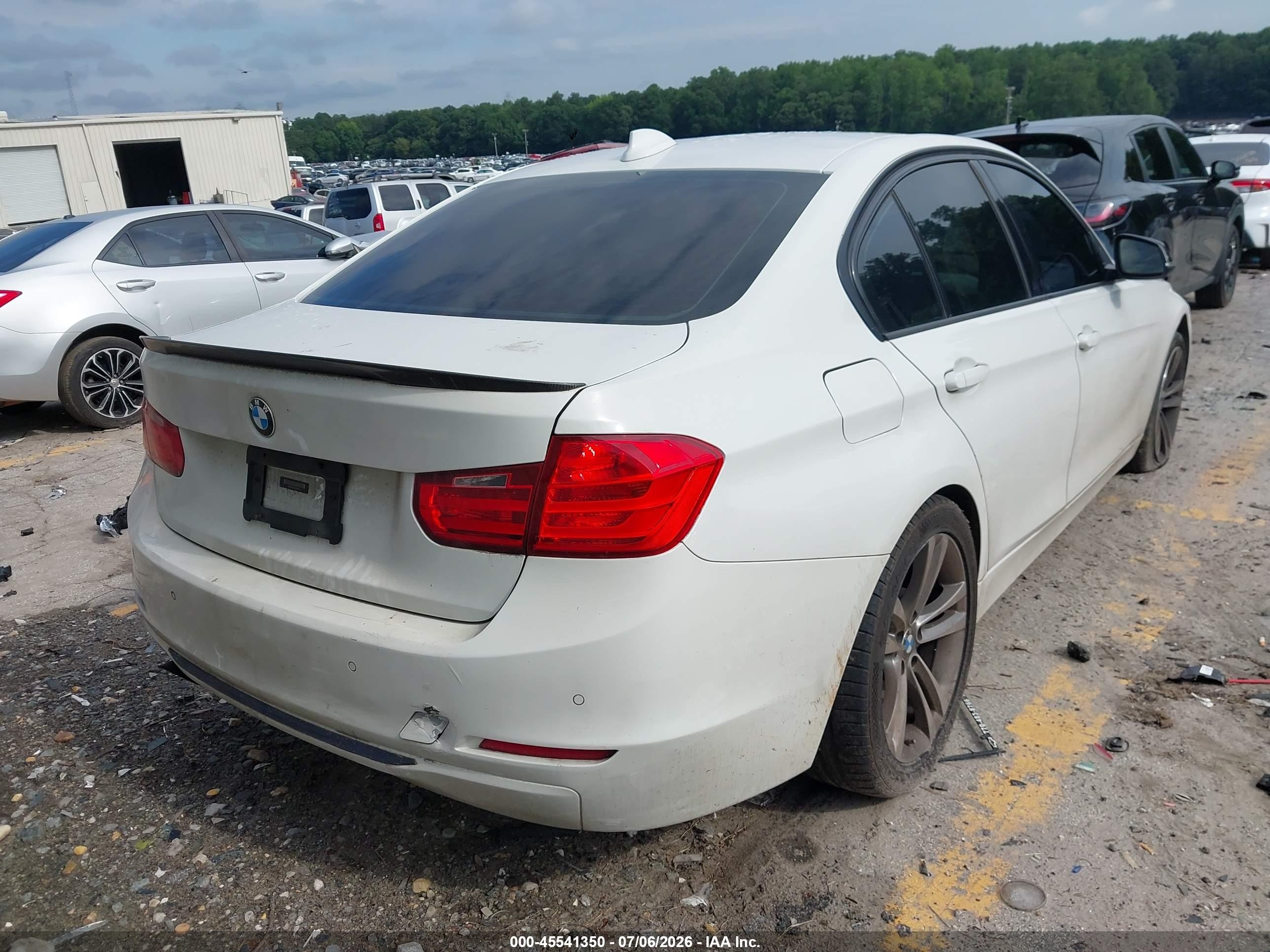 2015 Bmw 328i Xdrive White vin: WBA3B3C59FF548405