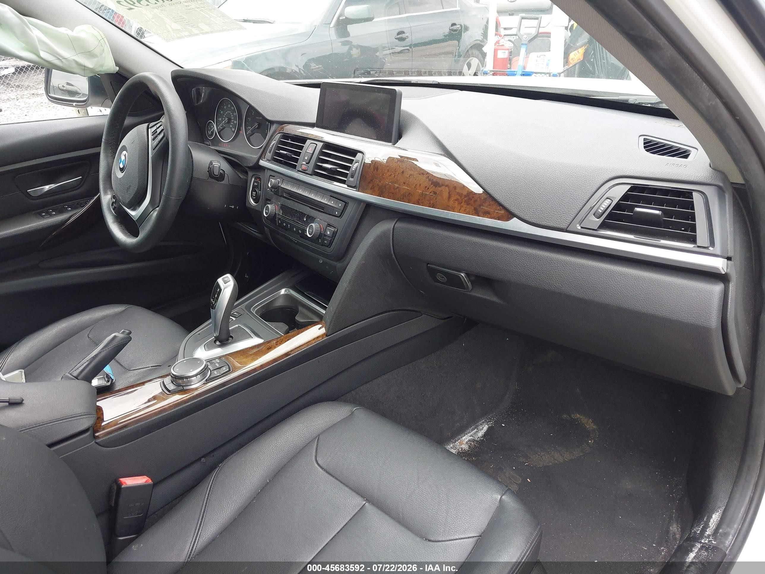 2015 Bmw 328i Xdrive White vin: WBA3B3G50FNT68553