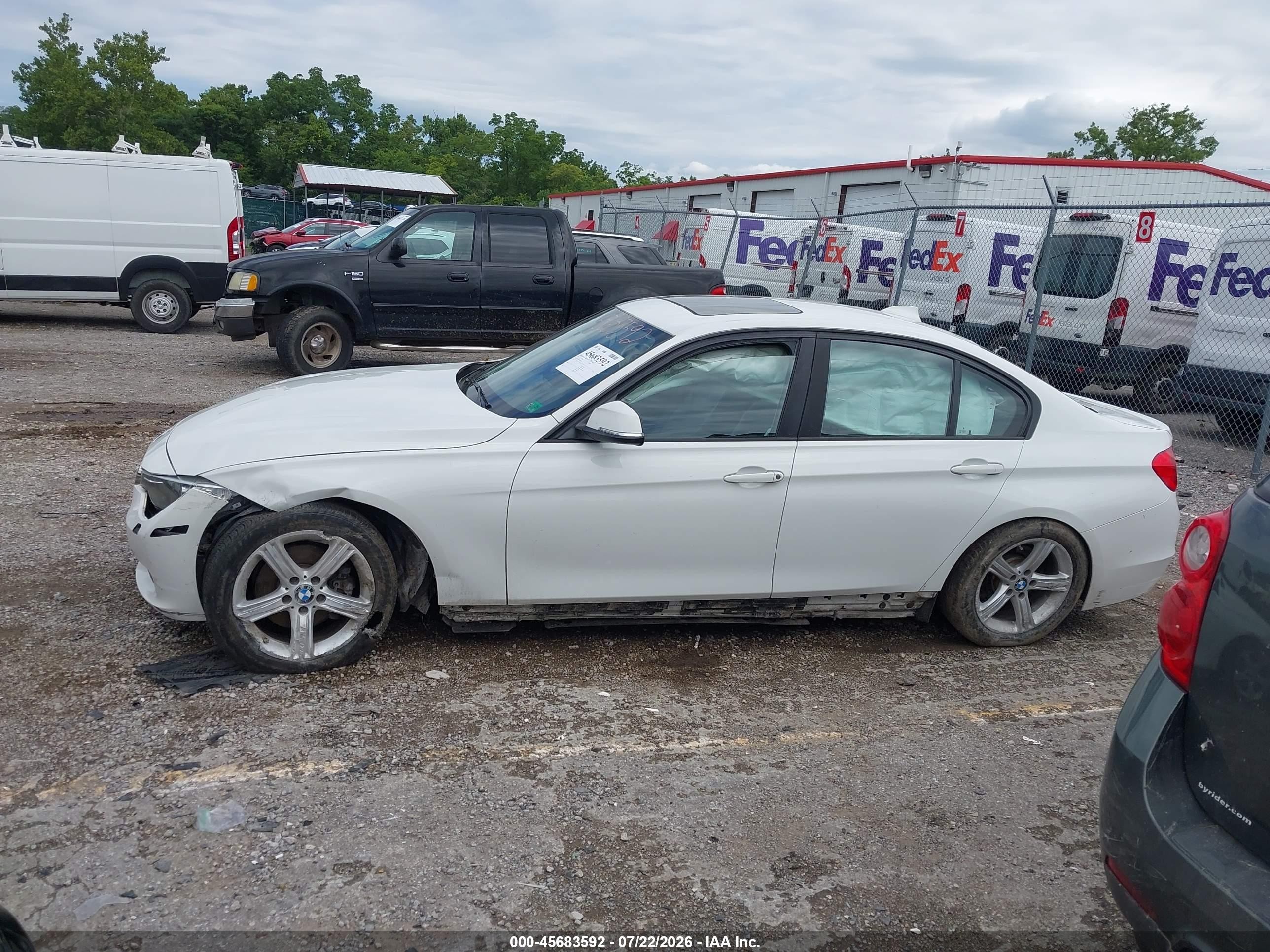 2015 Bmw 328i Xdrive White vin: WBA3B3G50FNT68553