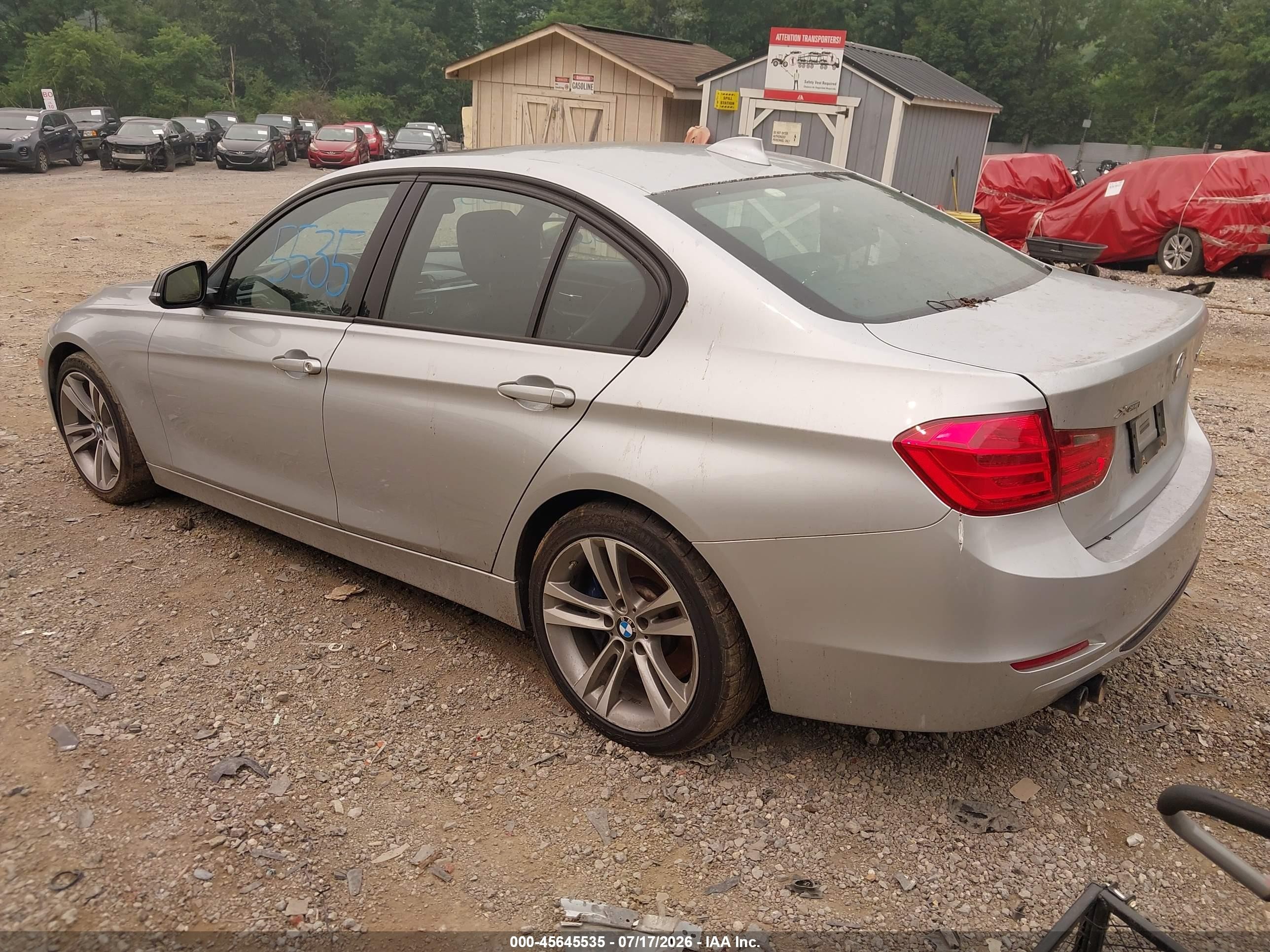 2015 Bmw 328i Xdrive Серебряный vin: WBA3B3G52FNR87610
