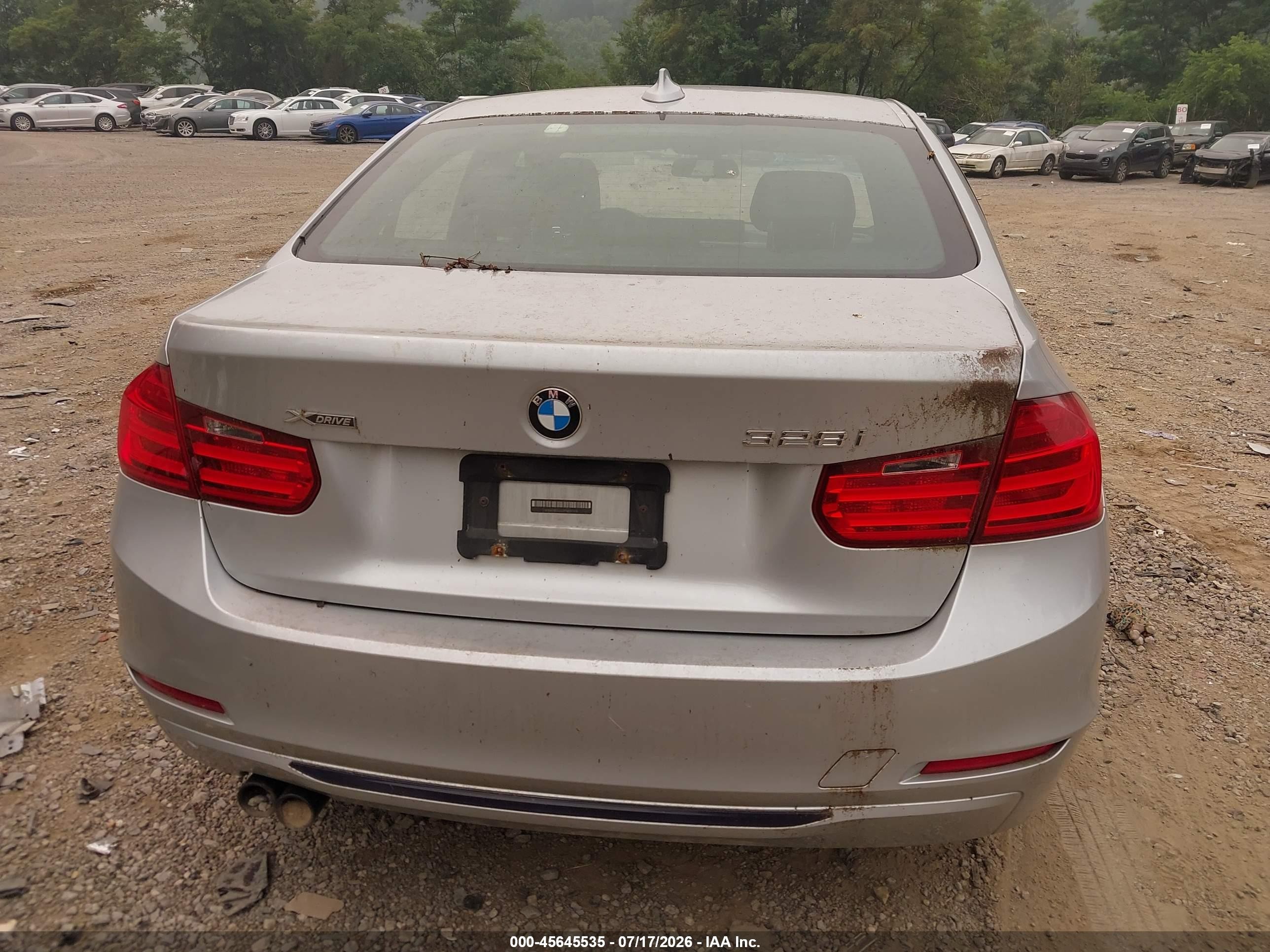 2015 Bmw 328i Xdrive Серебряный vin: WBA3B3G52FNR87610