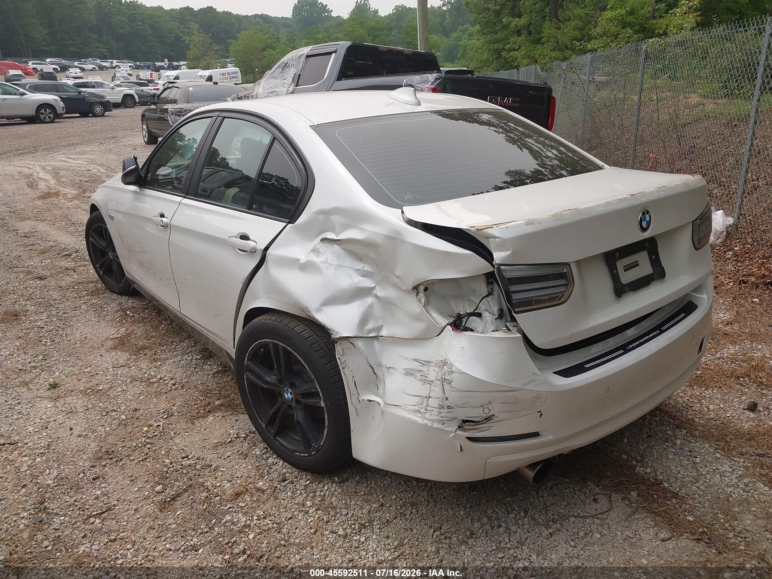 2015 Bmw 328i Xdrive White vin: WBA3B3G52FNR88613