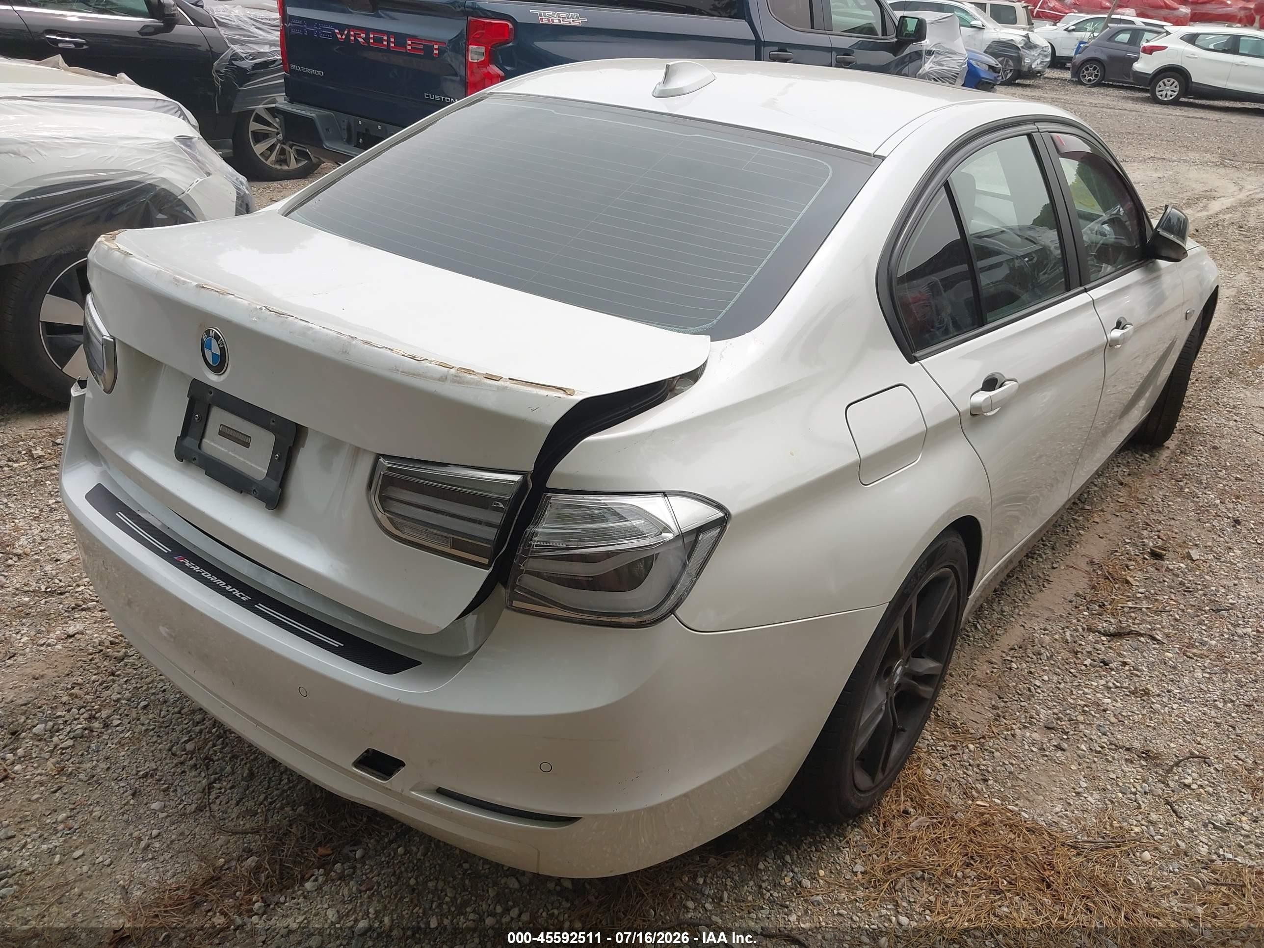 2015 Bmw 328i Xdrive White vin: WBA3B3G52FNR88613