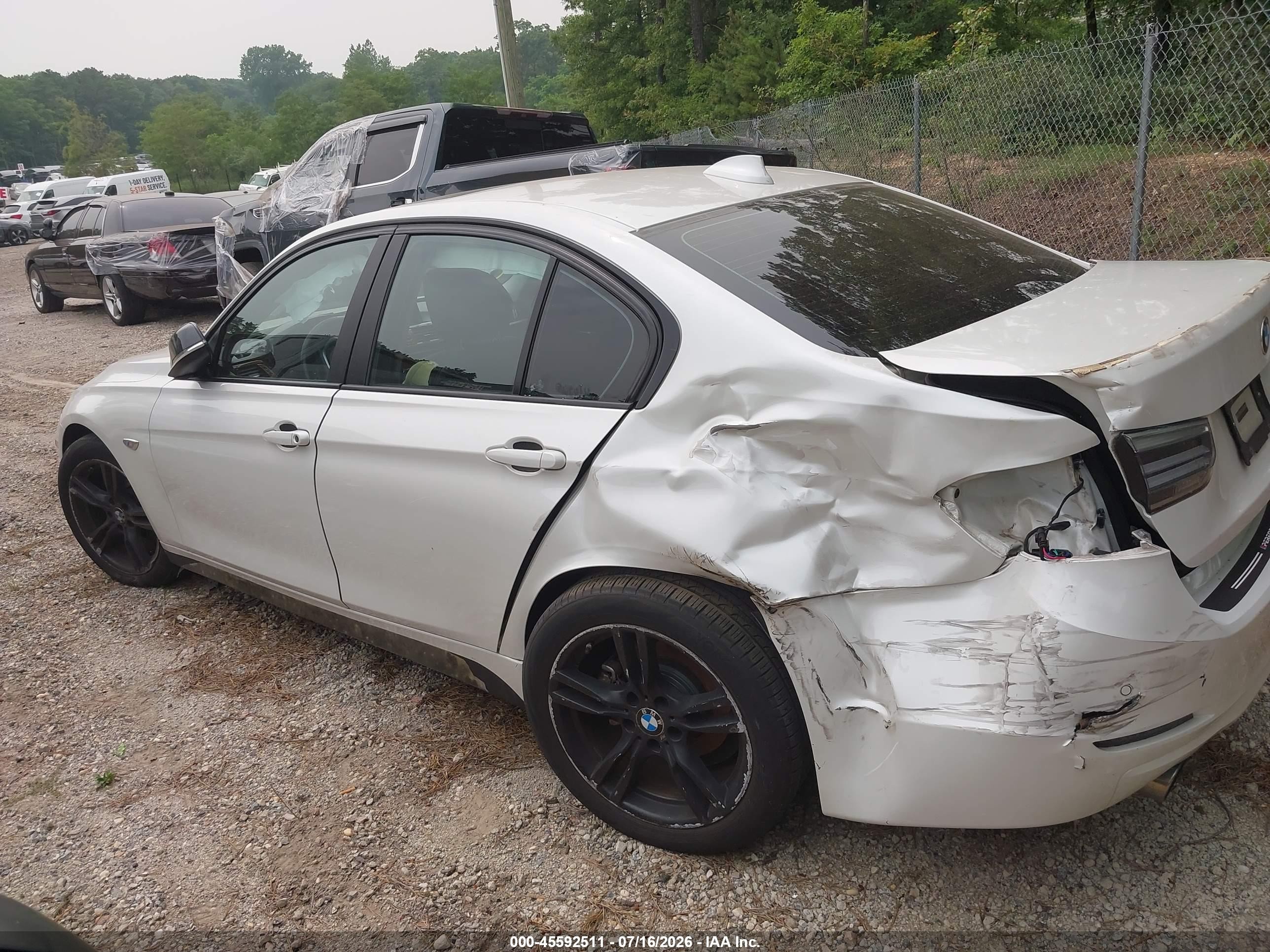 2015 Bmw 328i Xdrive White vin: WBA3B3G52FNR88613