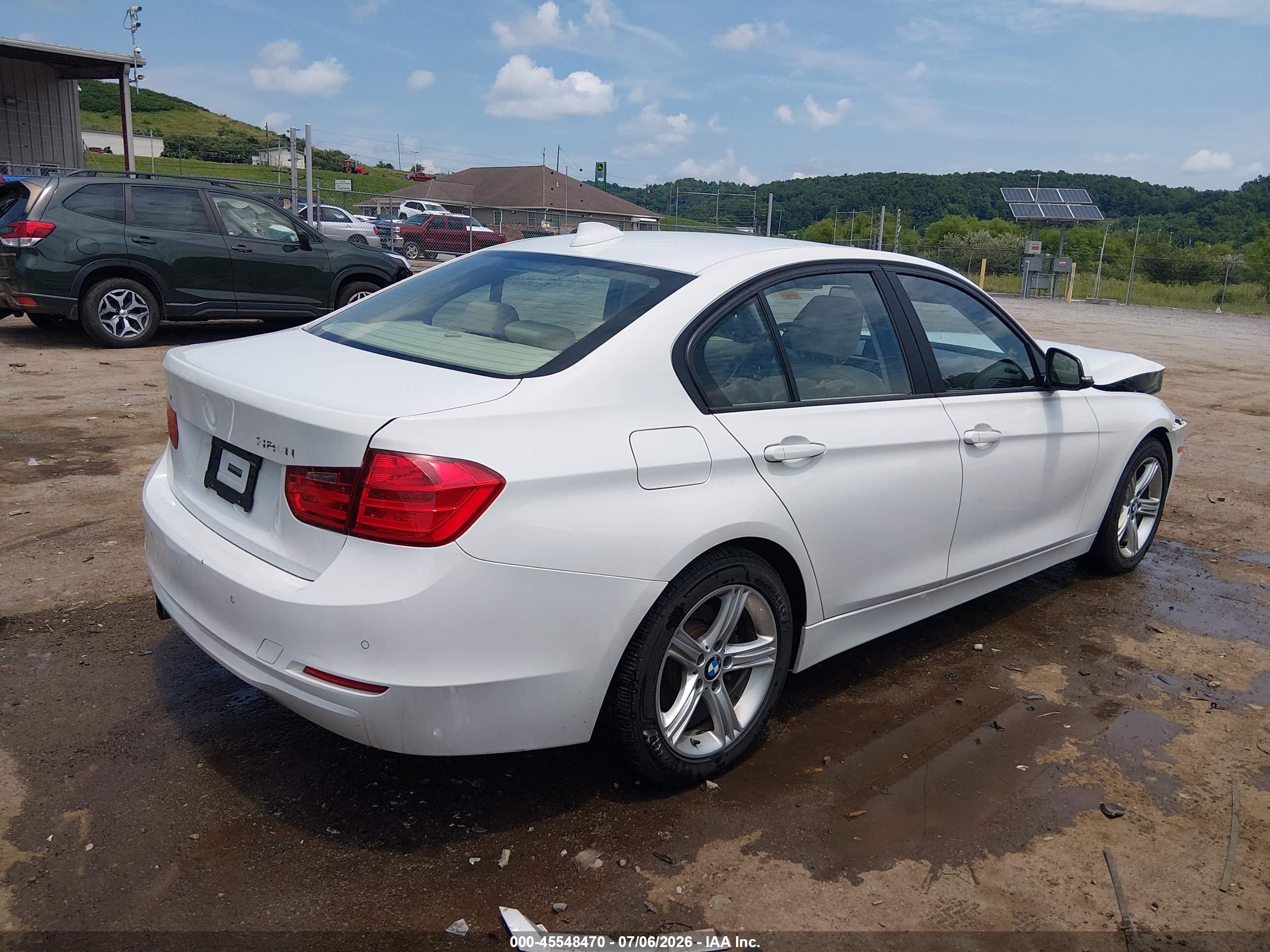 2013 Bmw 328i Xdrive Белый vin: WBA3B3G53DNR79593