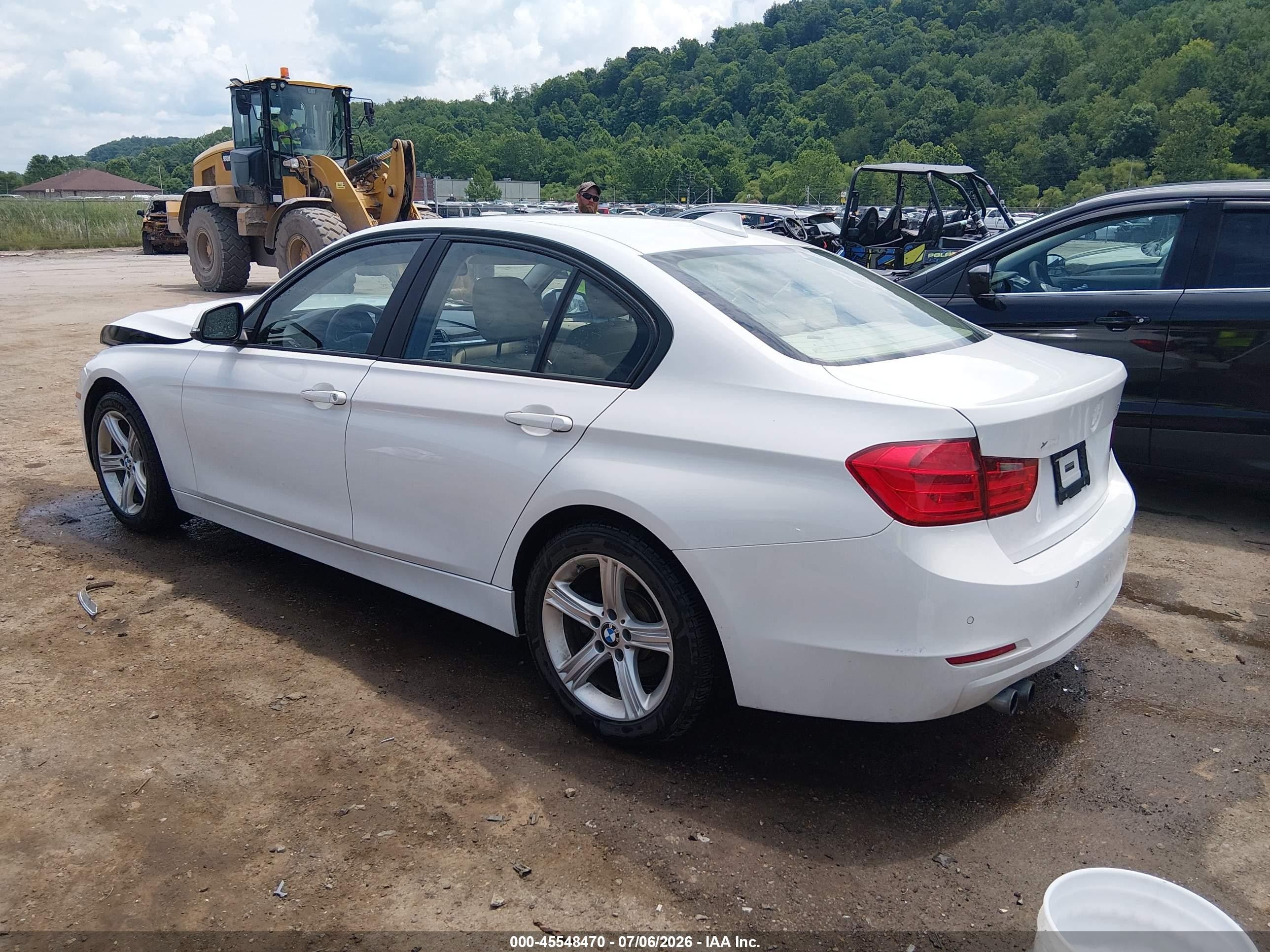 2013 Bmw 328i Xdrive Белый vin: WBA3B3G53DNR79593