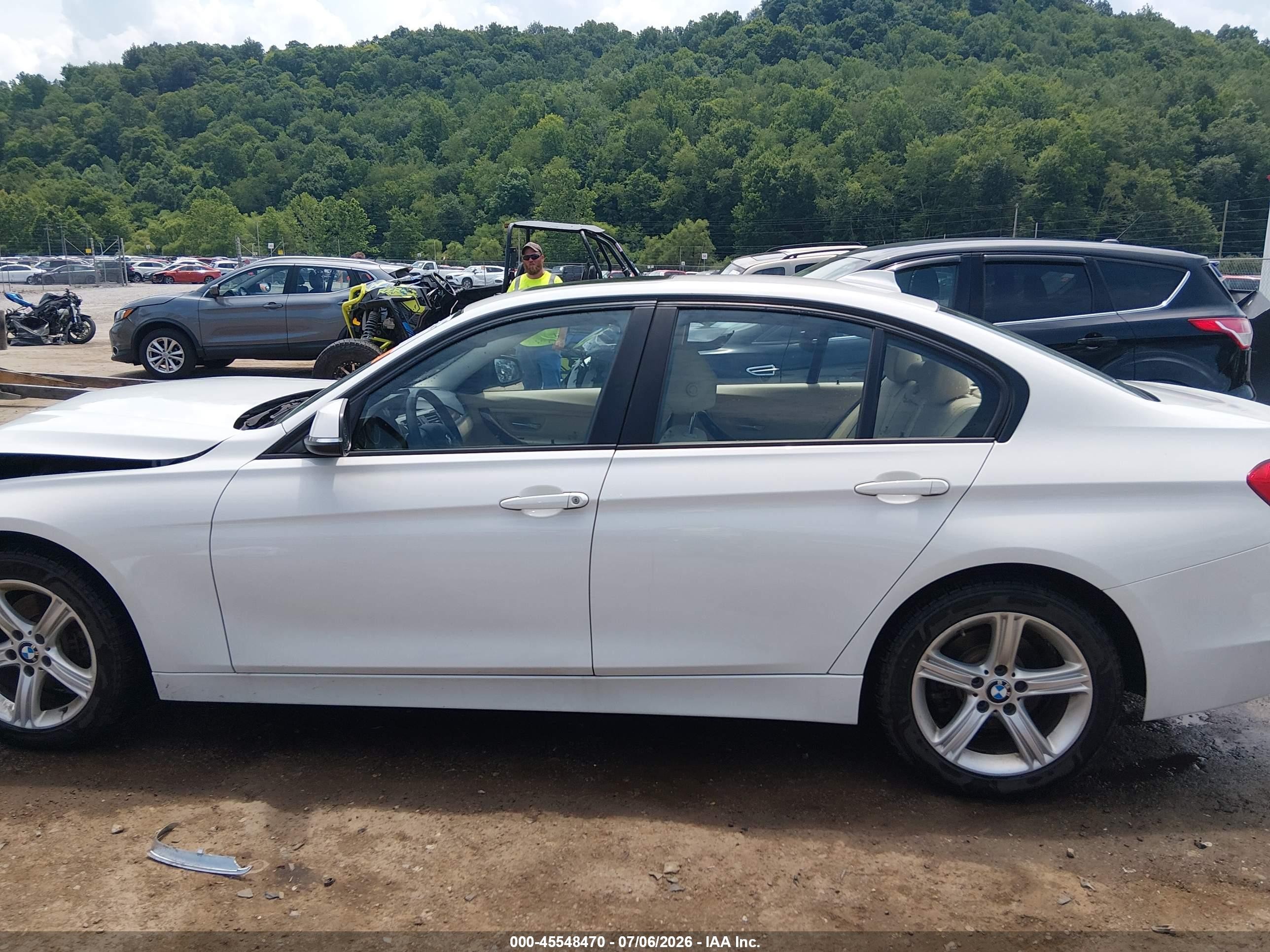 2013 Bmw 328i Xdrive Белый vin: WBA3B3G53DNR79593