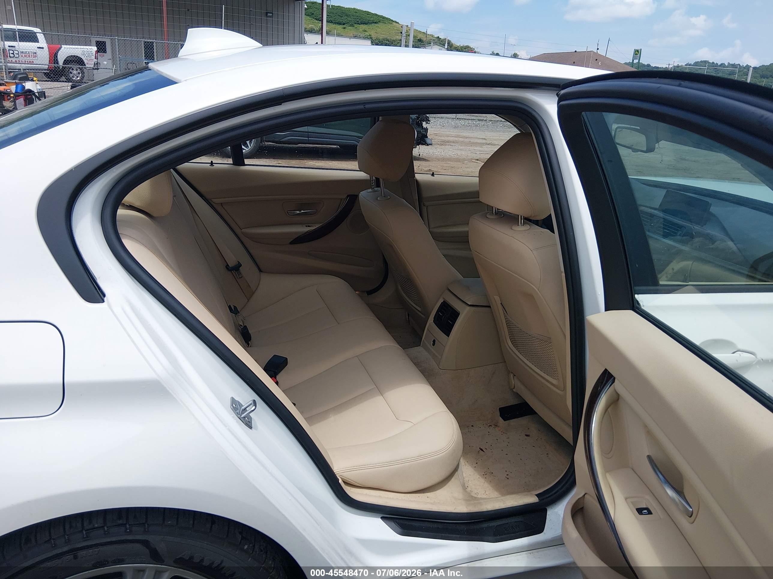 2013 Bmw 328i Xdrive Белый vin: WBA3B3G53DNR79593