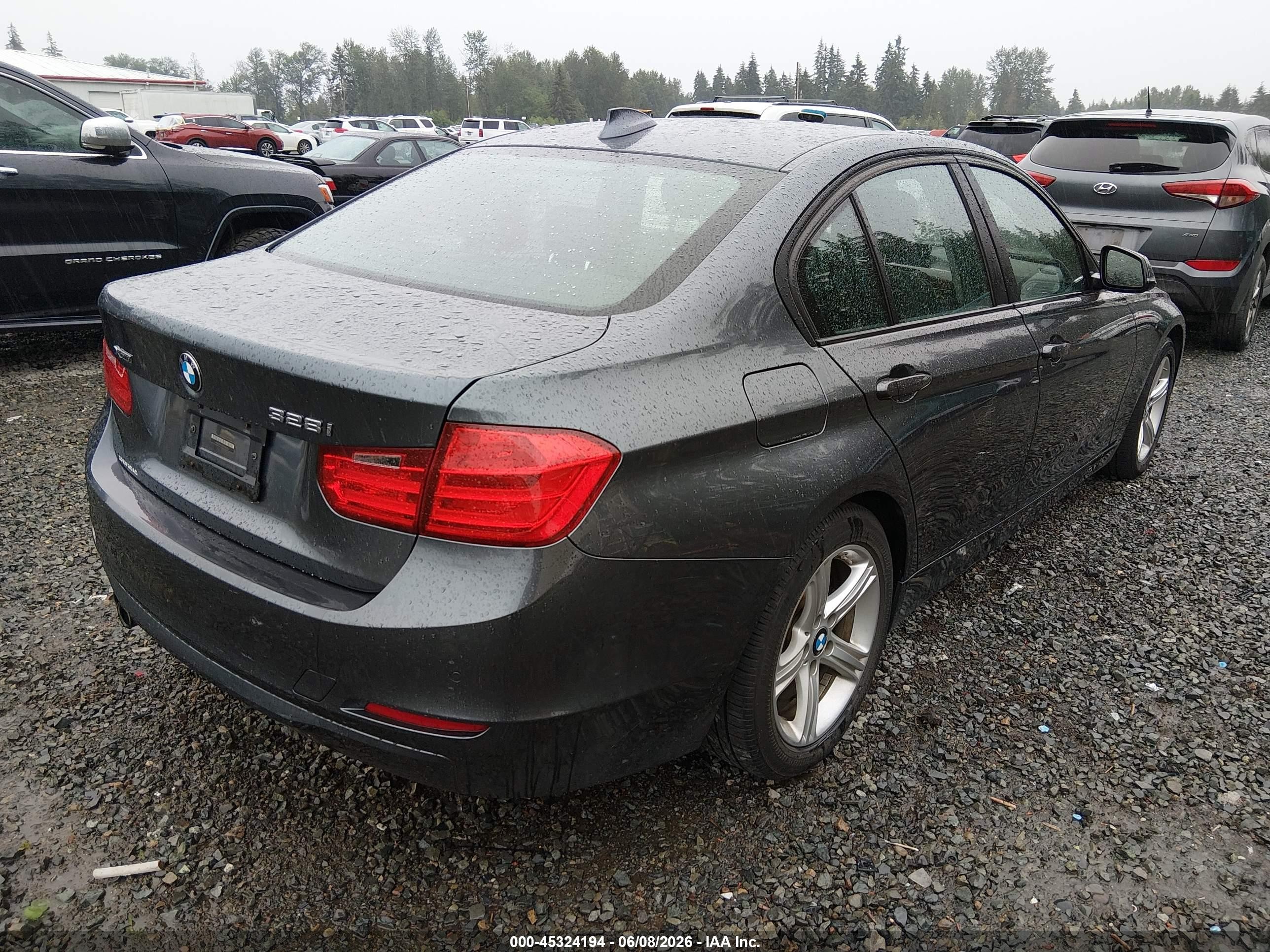 2015 Bmw 328i Xdrive Серый vin: WBA3B3G54FNR87950